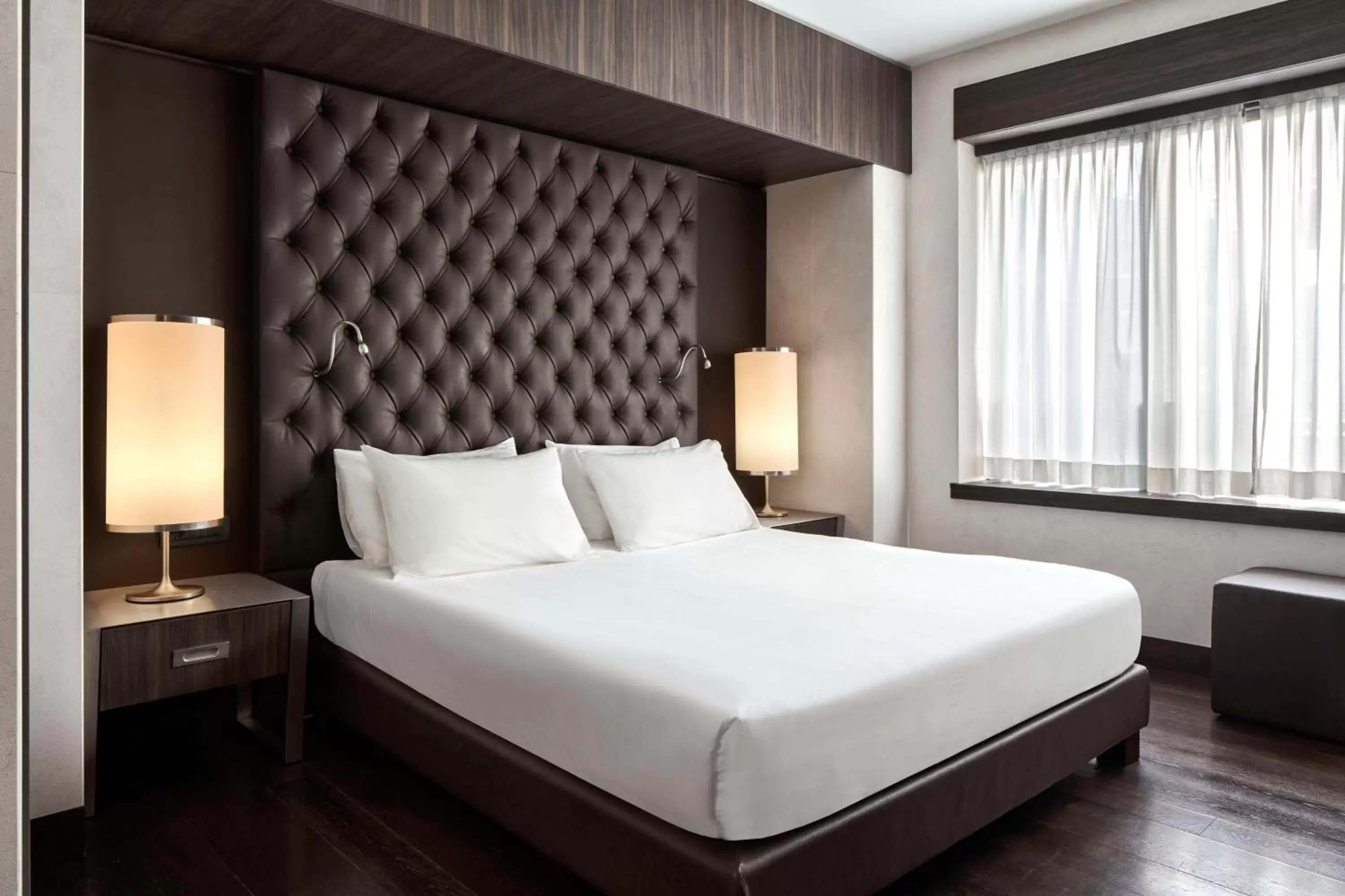 Photo of the whole room, Bed in Hyatt Centric Milan Centrale