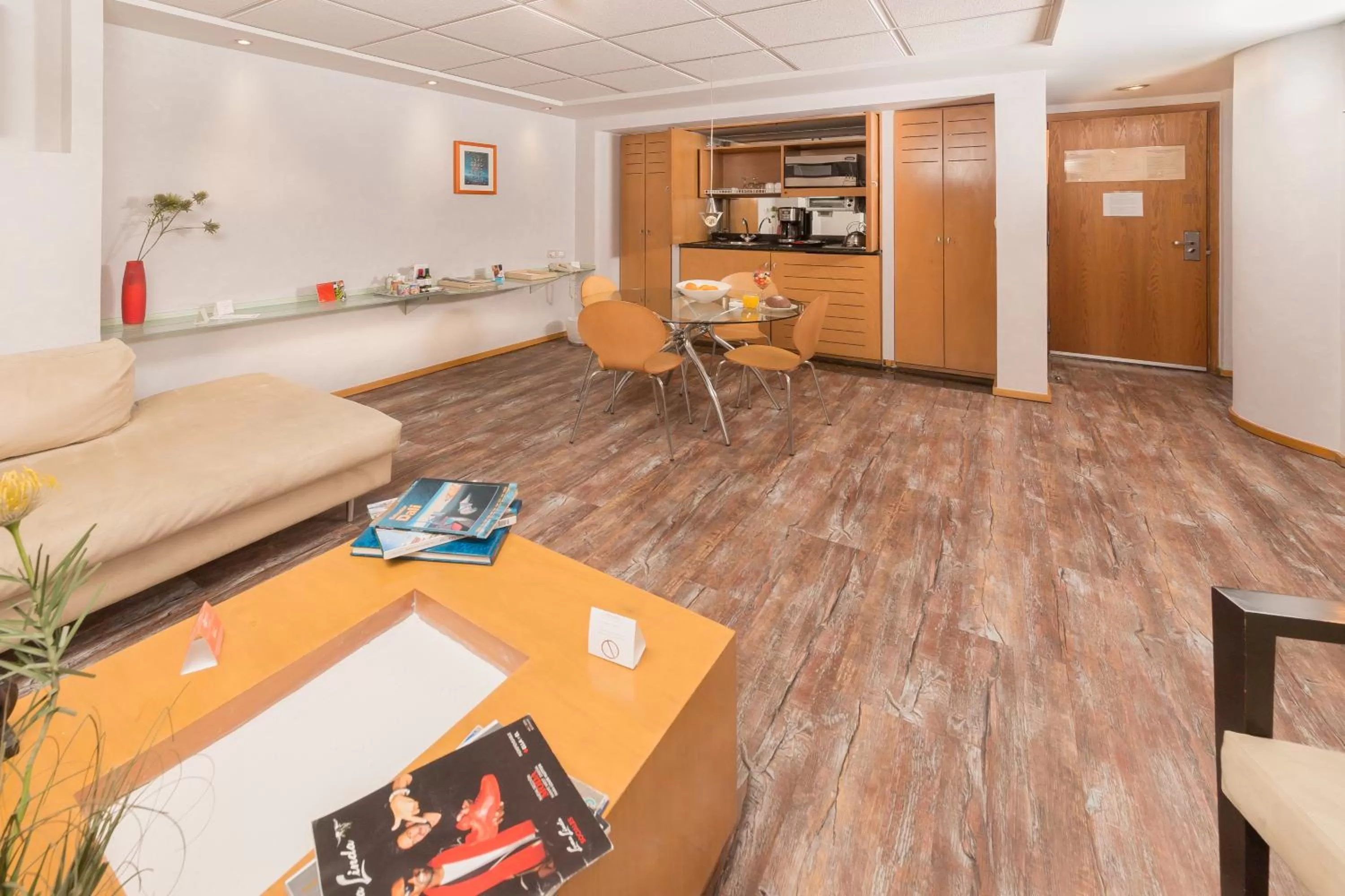 Other in Suites Contempo