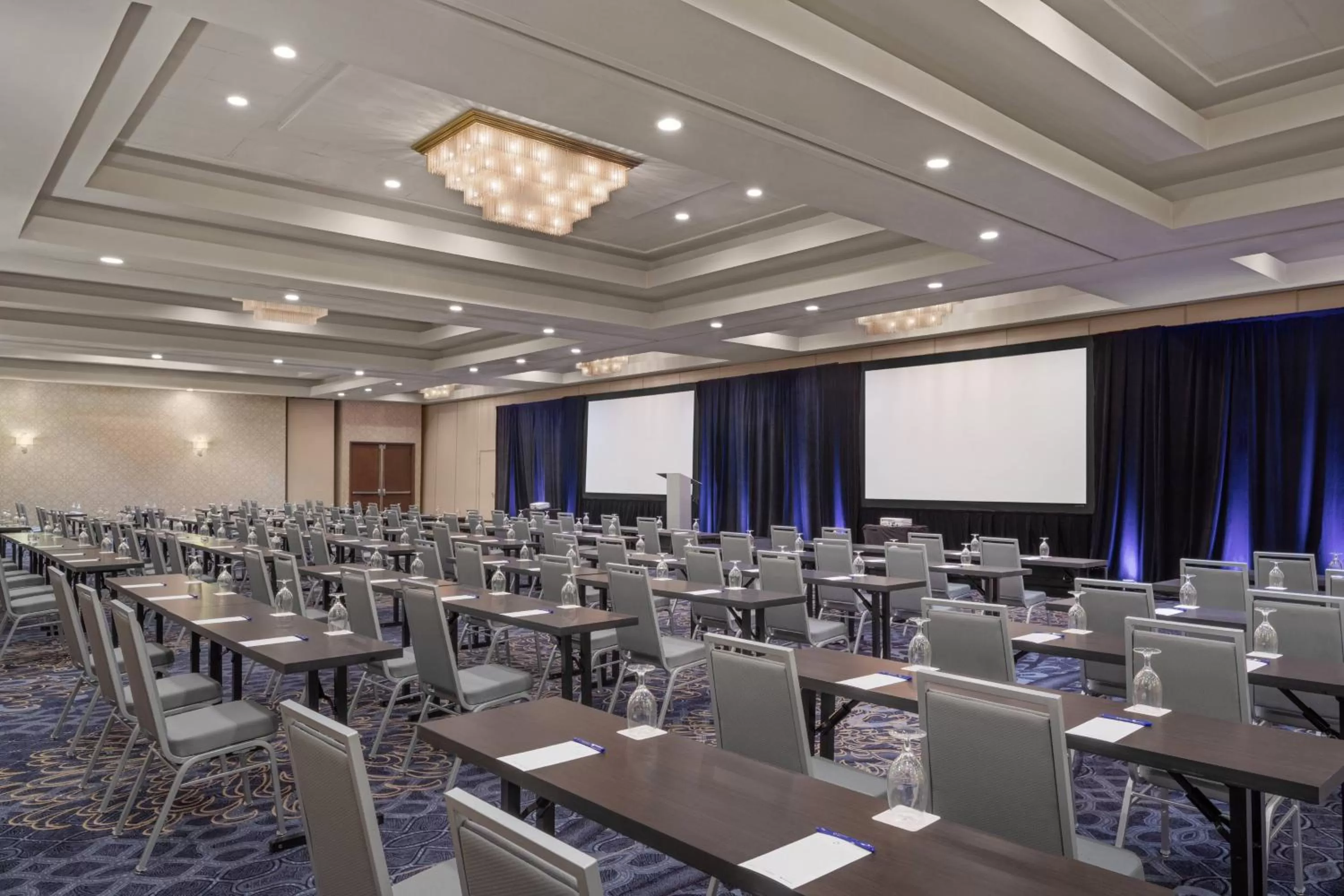 Meeting/conference room in Delta Hotels by Marriott Philadelphia Airport
