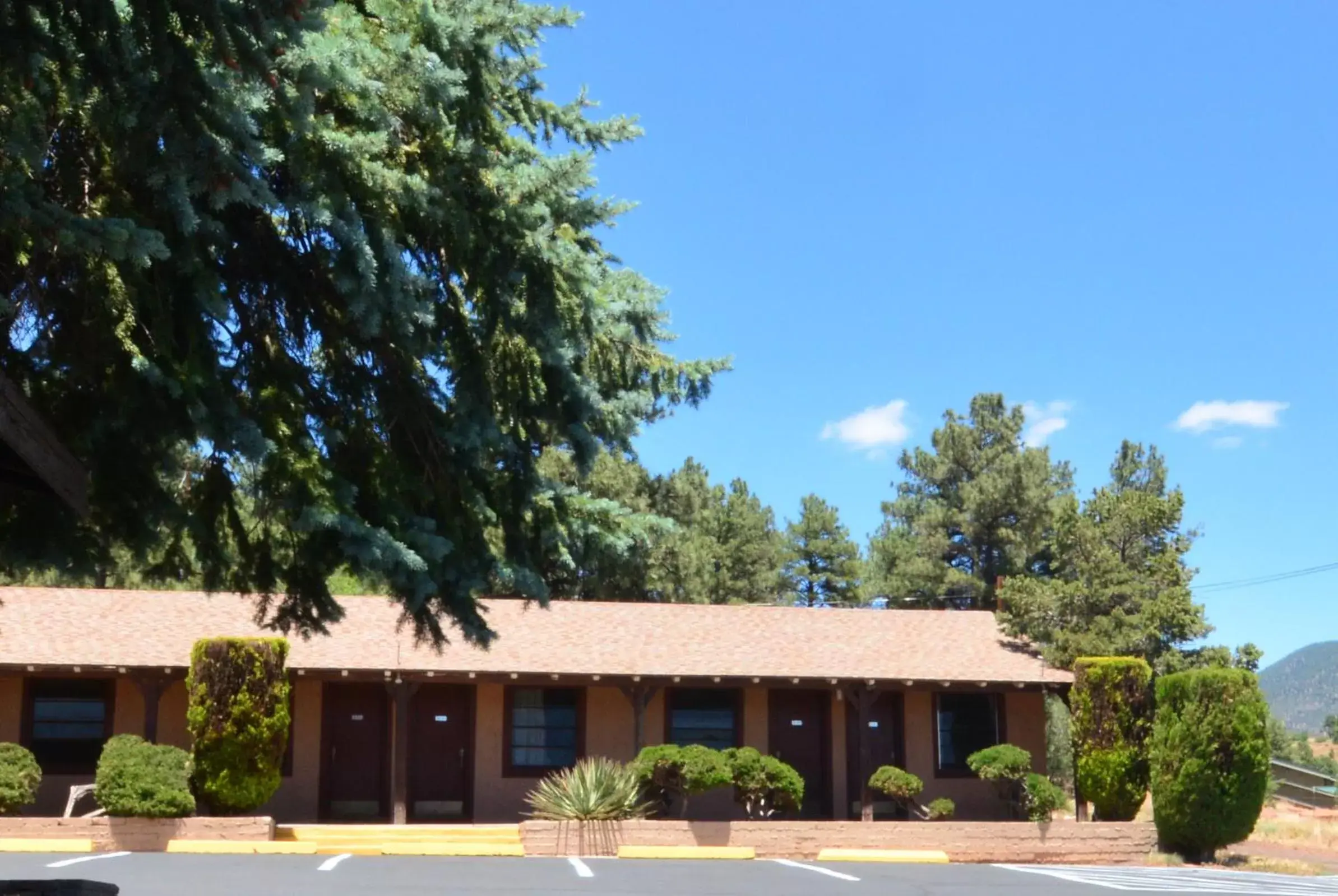 Property Building in Western Hills Motel