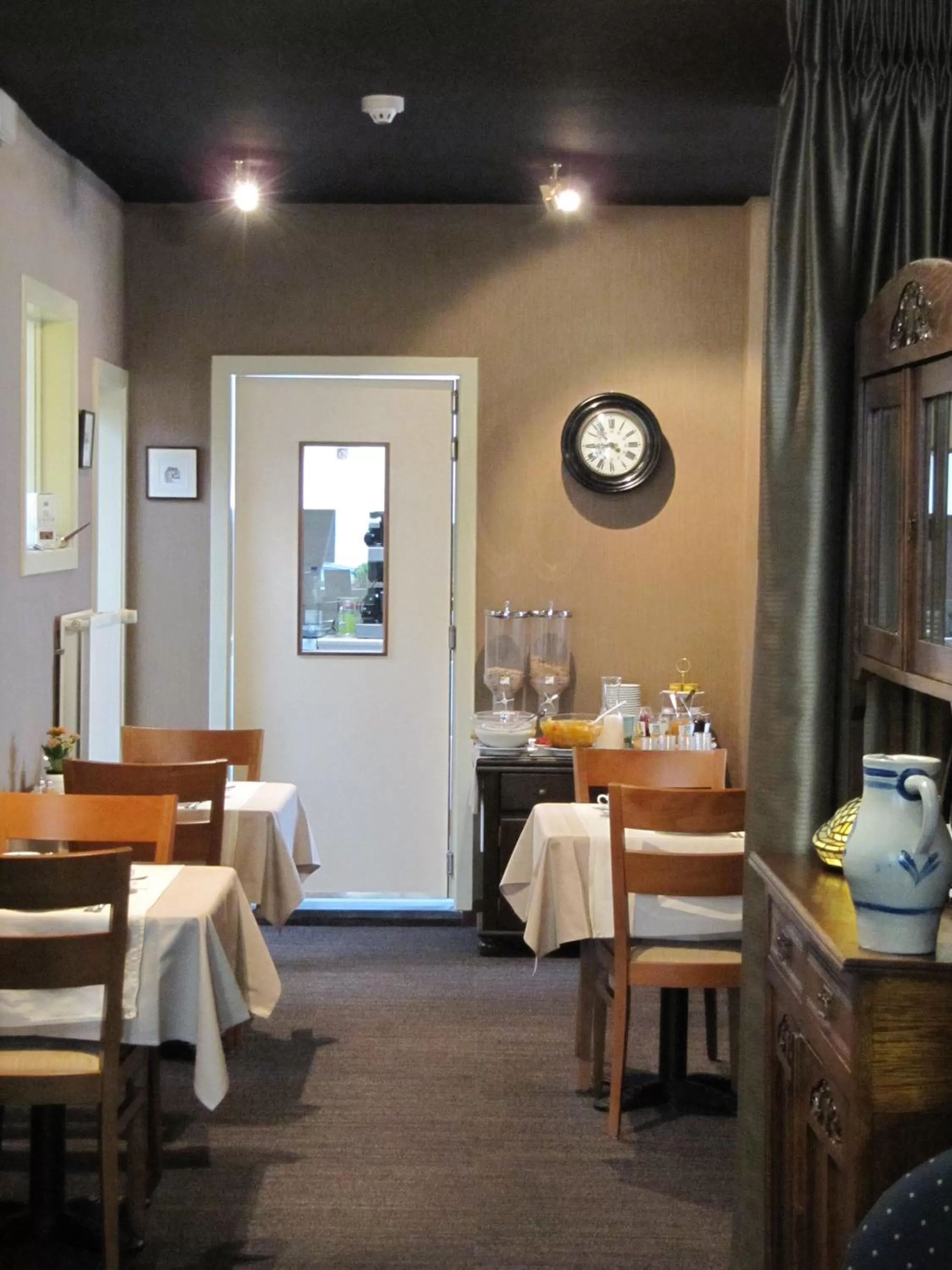 Restaurant/places to eat in Hotel Fevery