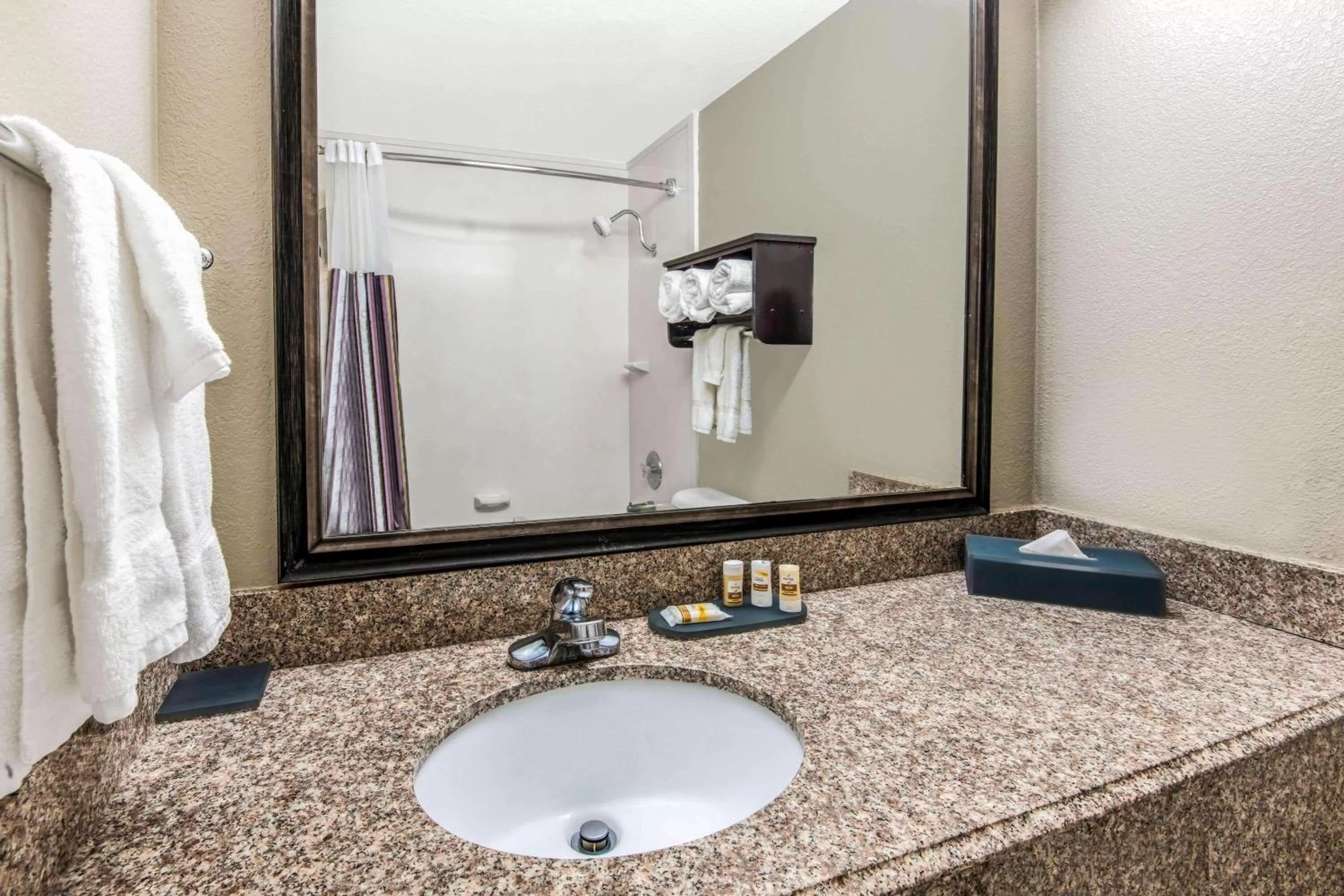 Bathroom in La Quinta Inn by Wyndham San Antonio Brooks City Base