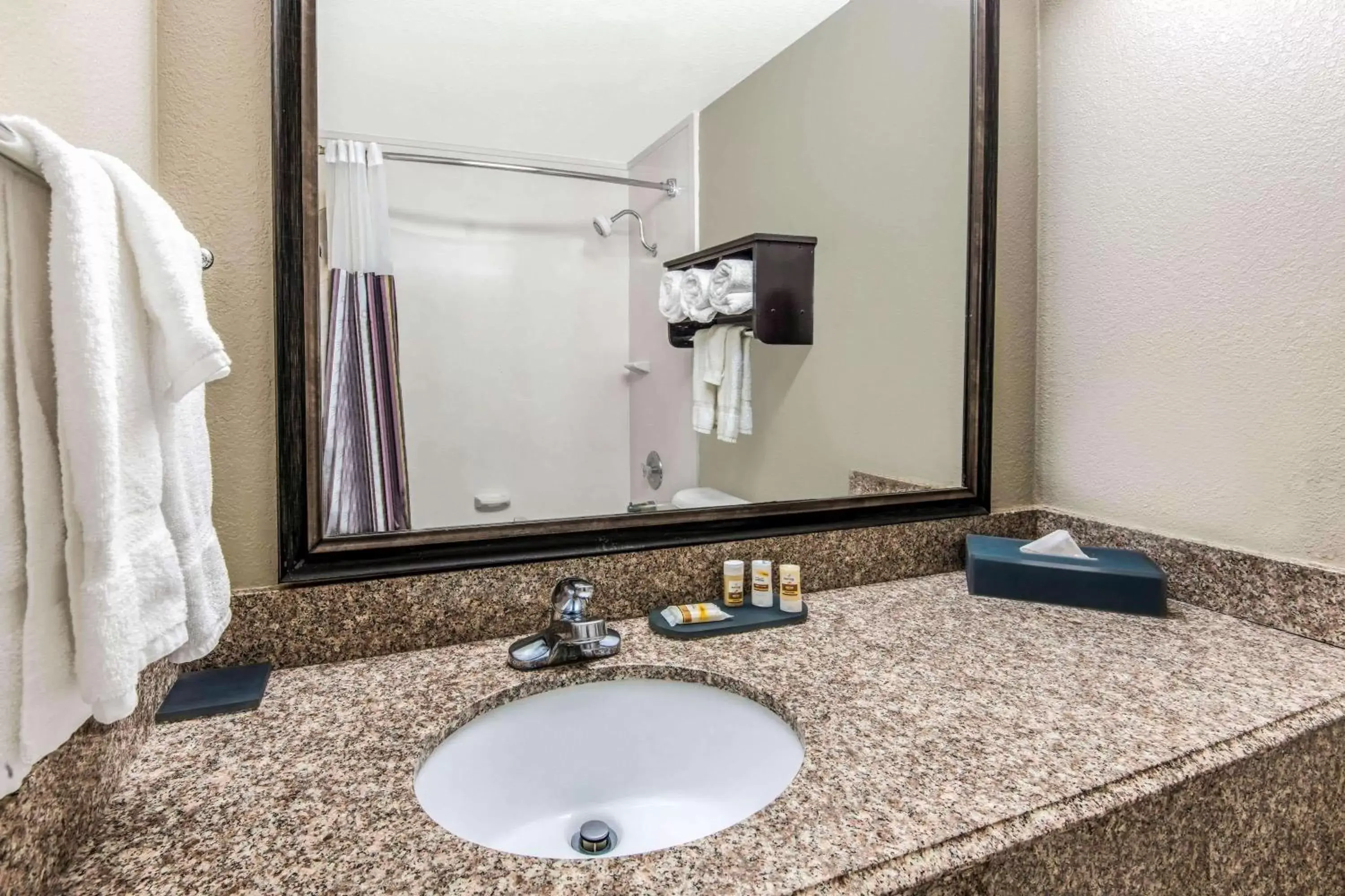 Bathroom in La Quinta Inn by Wyndham San Antonio Brooks City Base