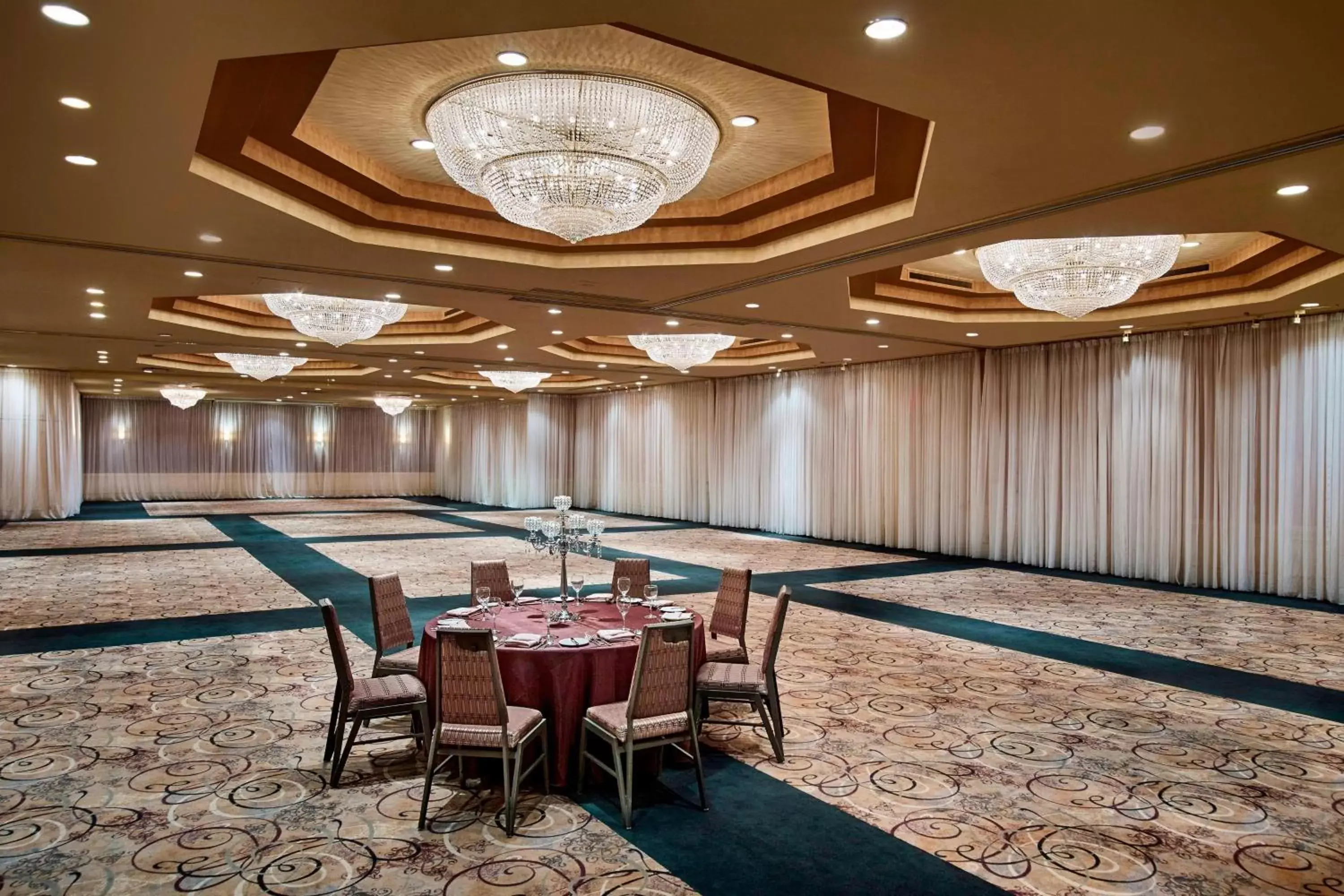 Meeting/conference room, Banquet Facilities in Sheraton Hamilton Hotel
