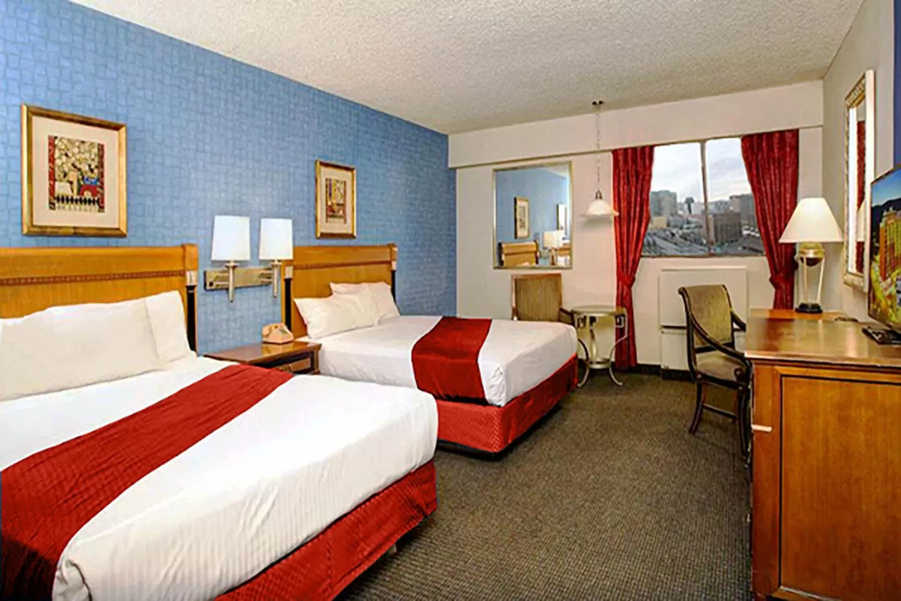 Photo of the whole room, Bed in J Resort