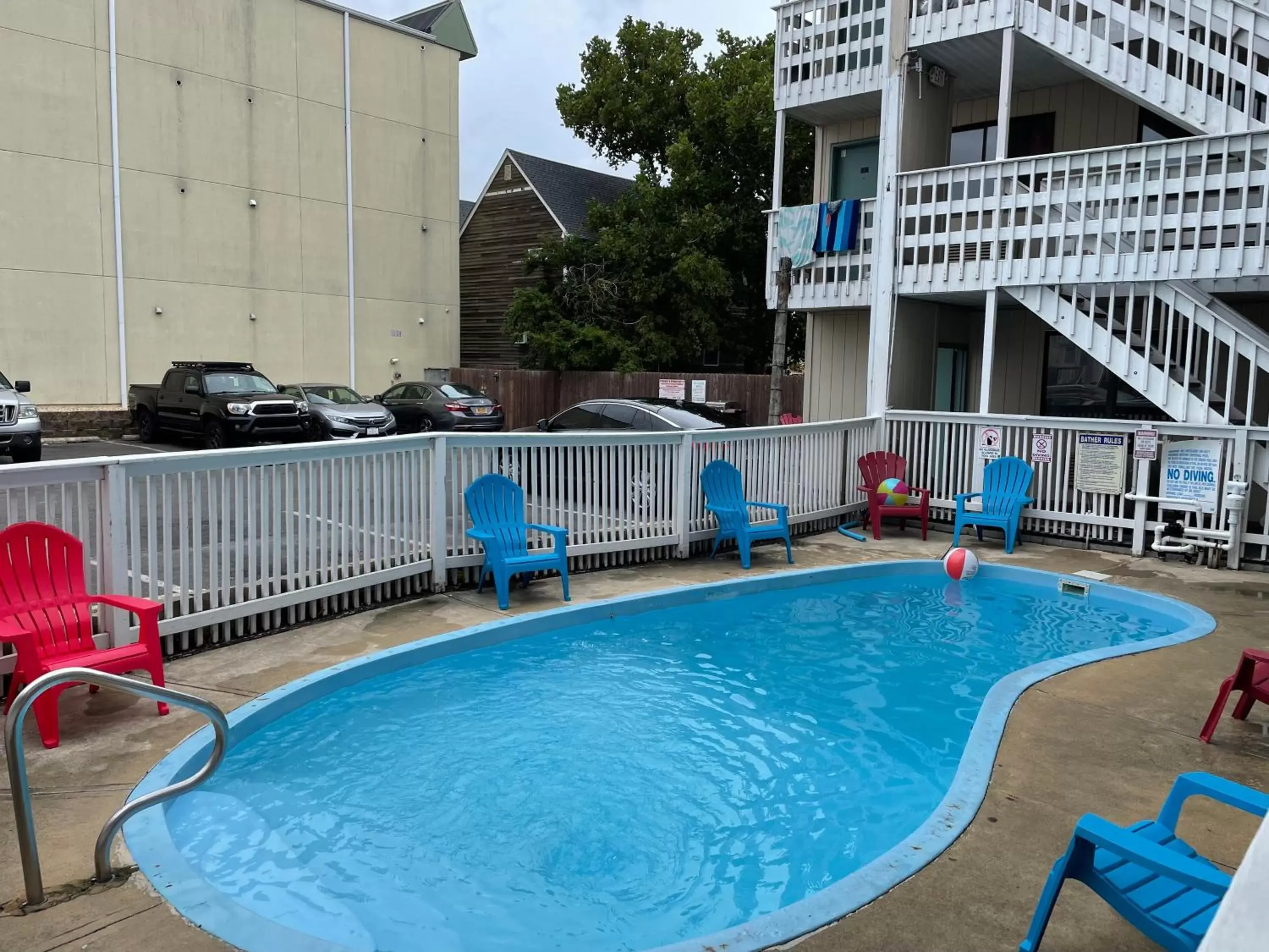 Swimming Pool in Sea Palace Motel