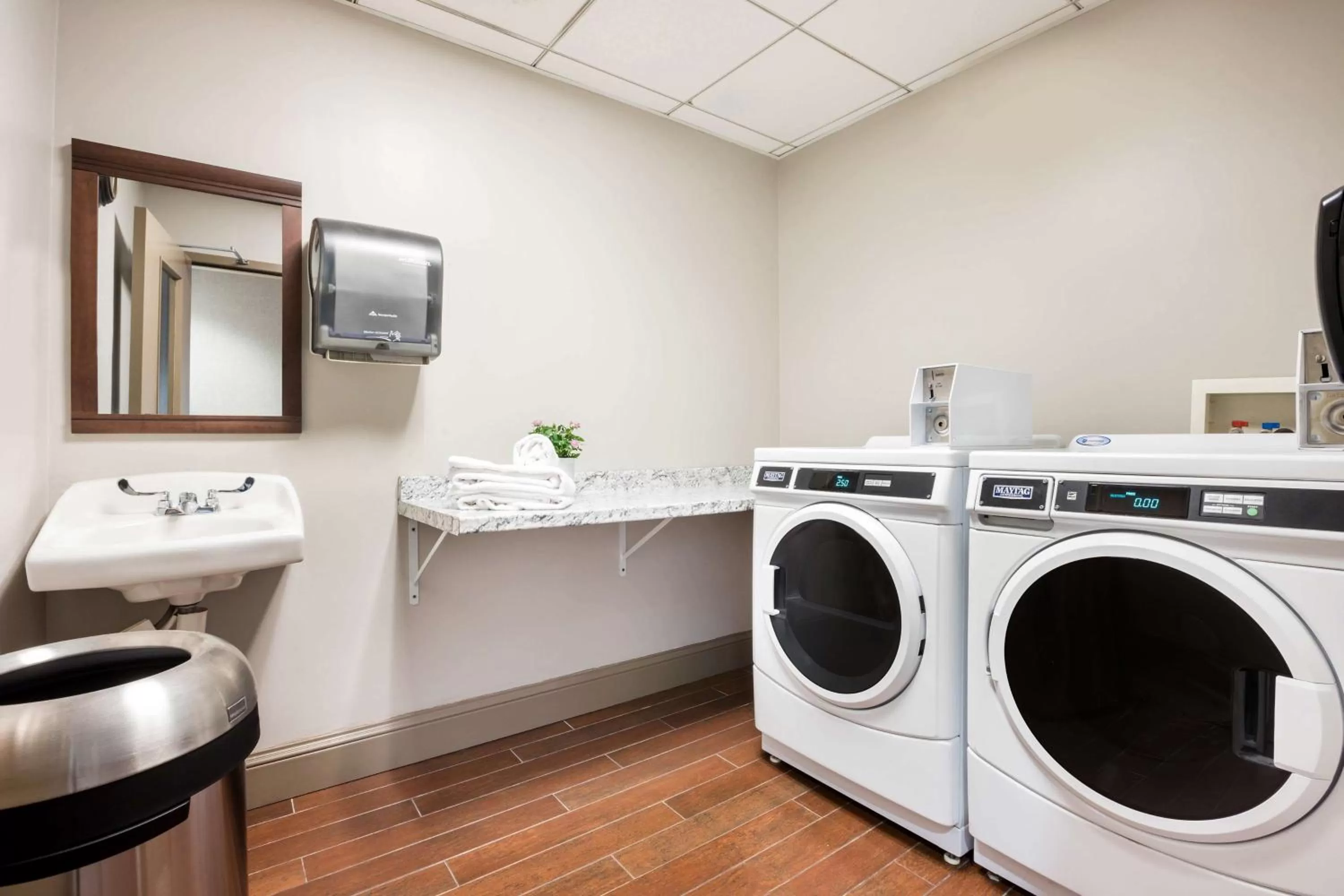 Property building in Hampton Inn Princeton