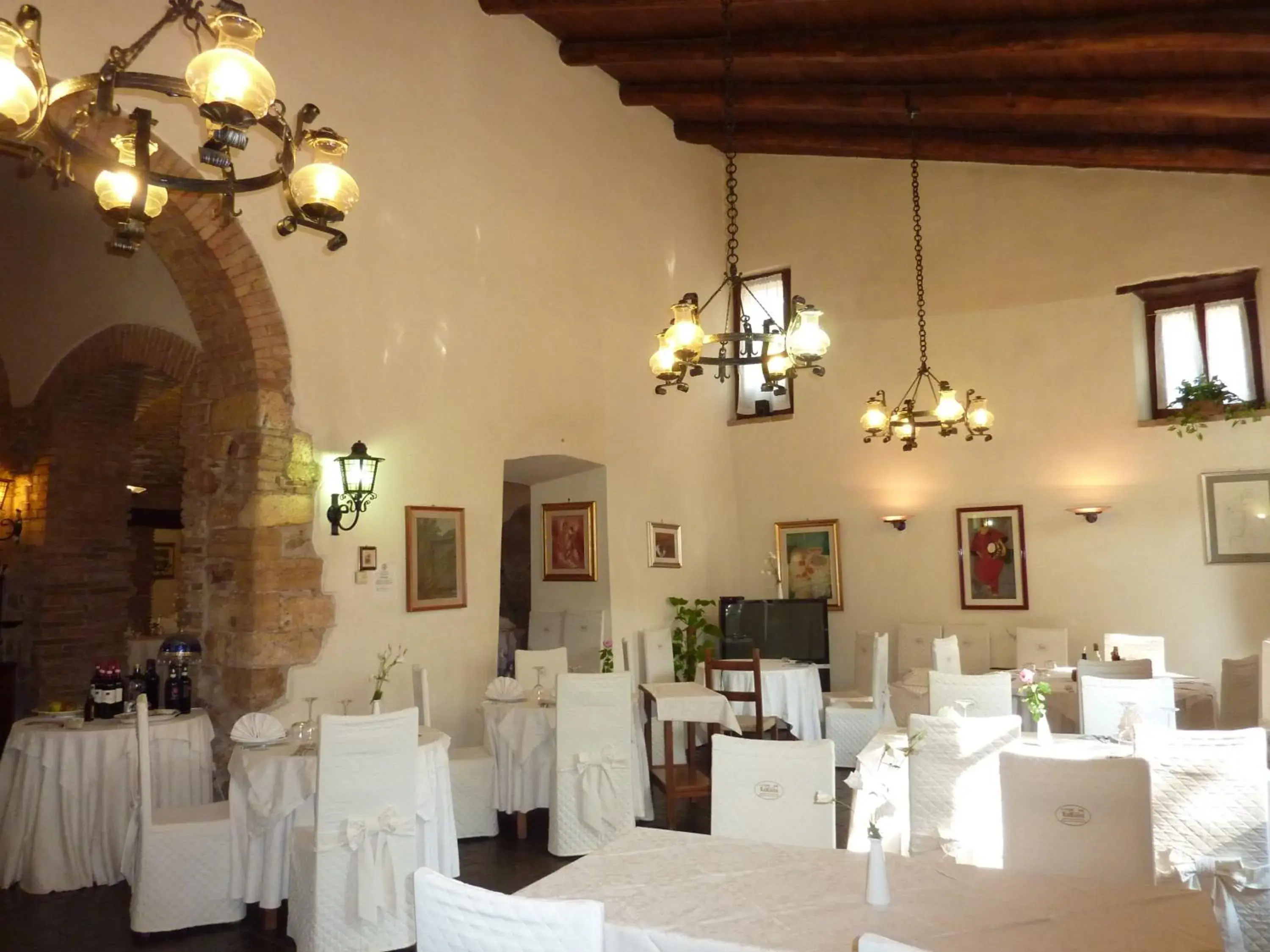 Banquet/Function facilities, Restaurant/Places to Eat in La Rocca