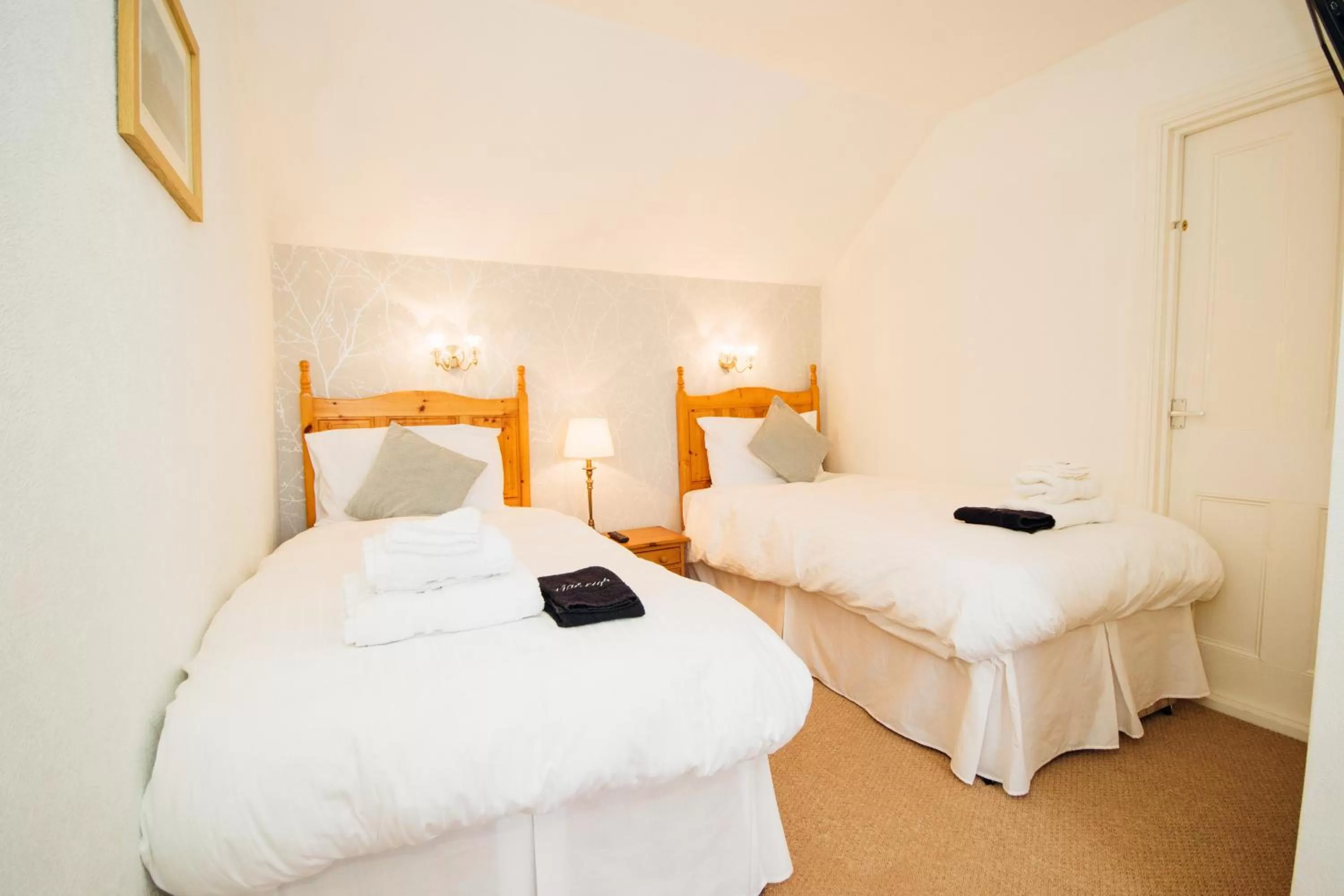 Bedroom, Bed in EveAnna