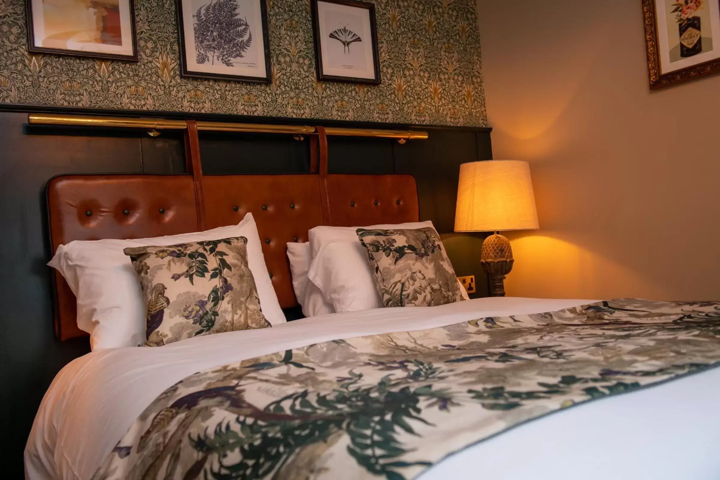 Bed in The Red Lion Inn by Chef & Brewer Collection