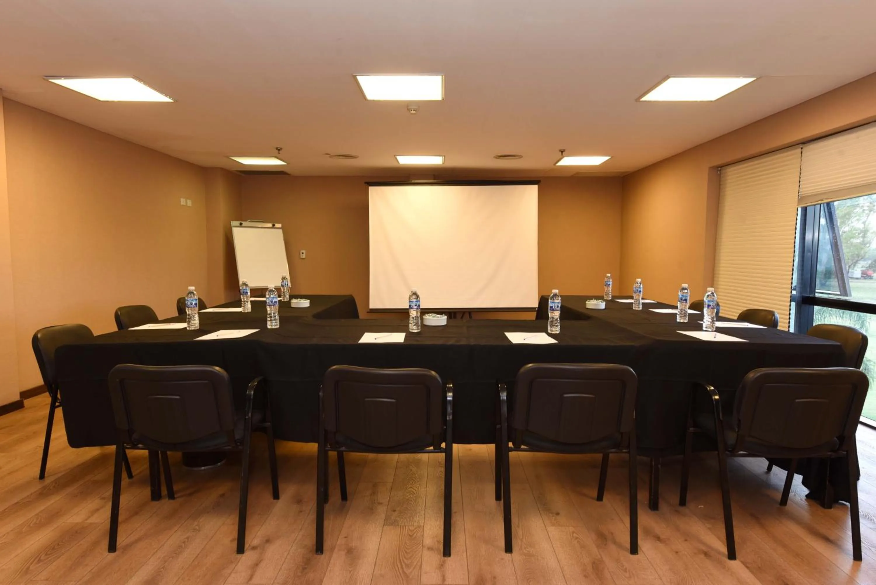 Howard Johnson Resort & Convention Center Ezeiza