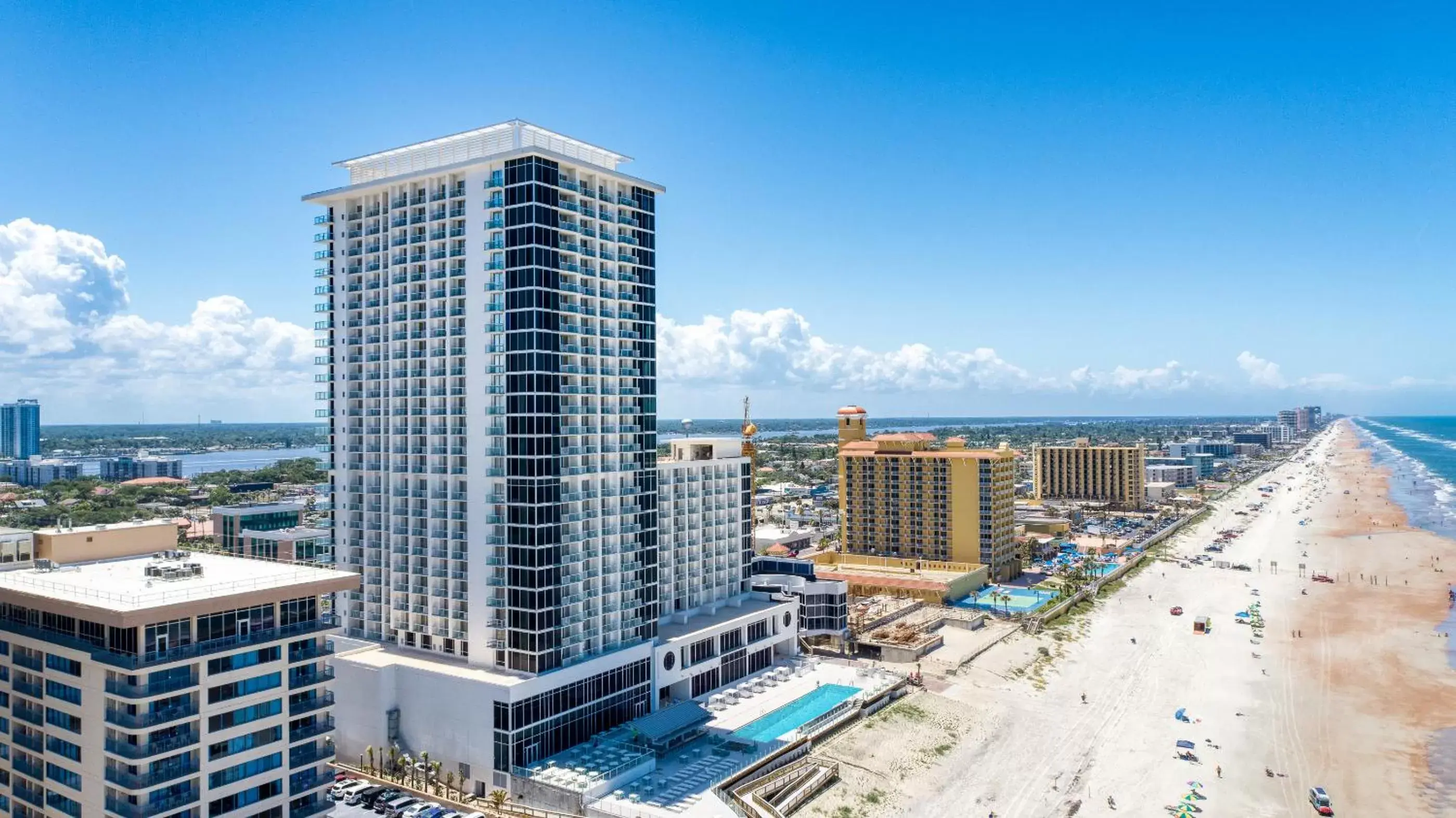 Property building in Daytona Grande Oceanfront Resort