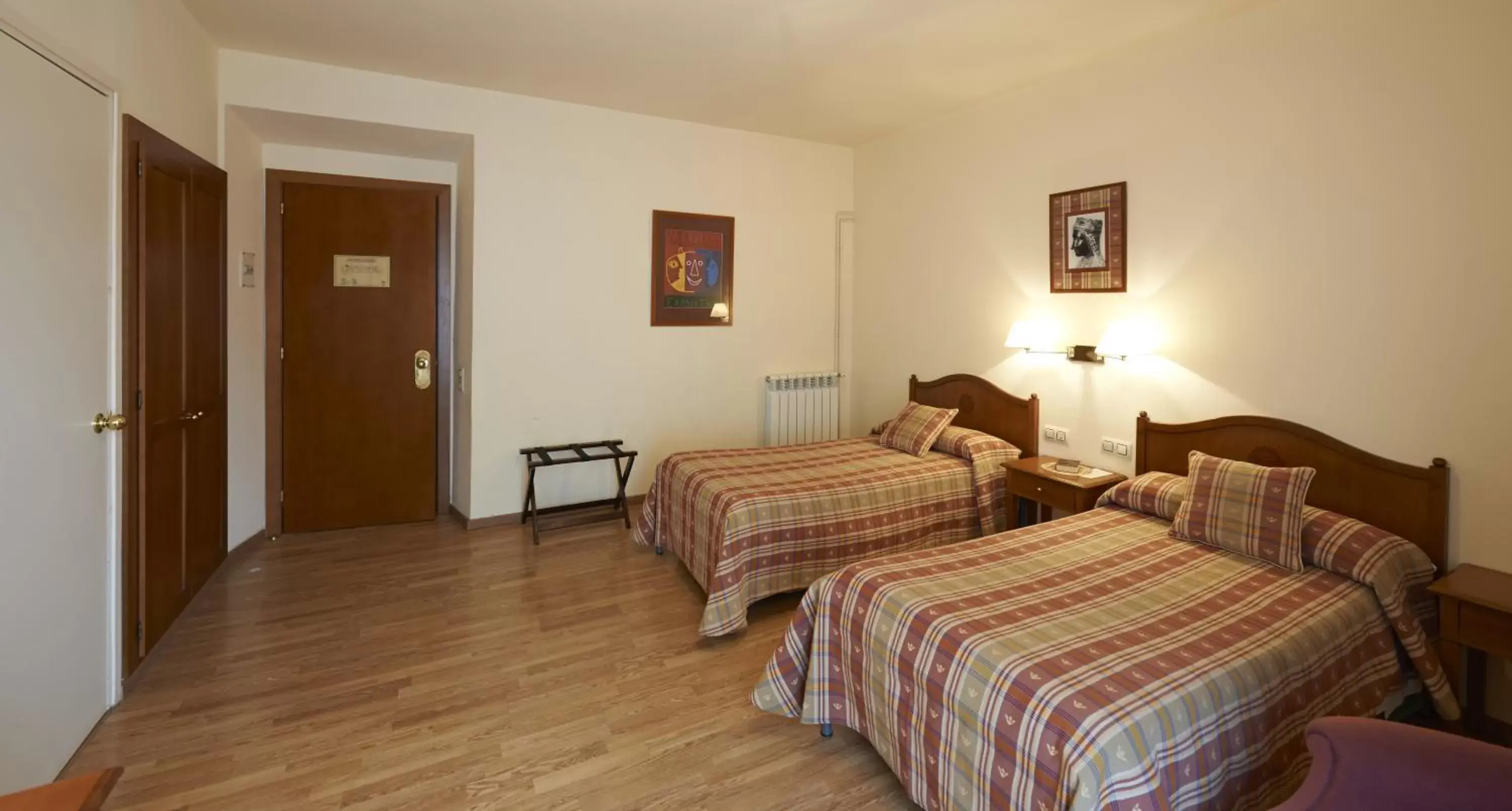 Bedroom, Bed in Hotel Abat Cisneros Montserrat