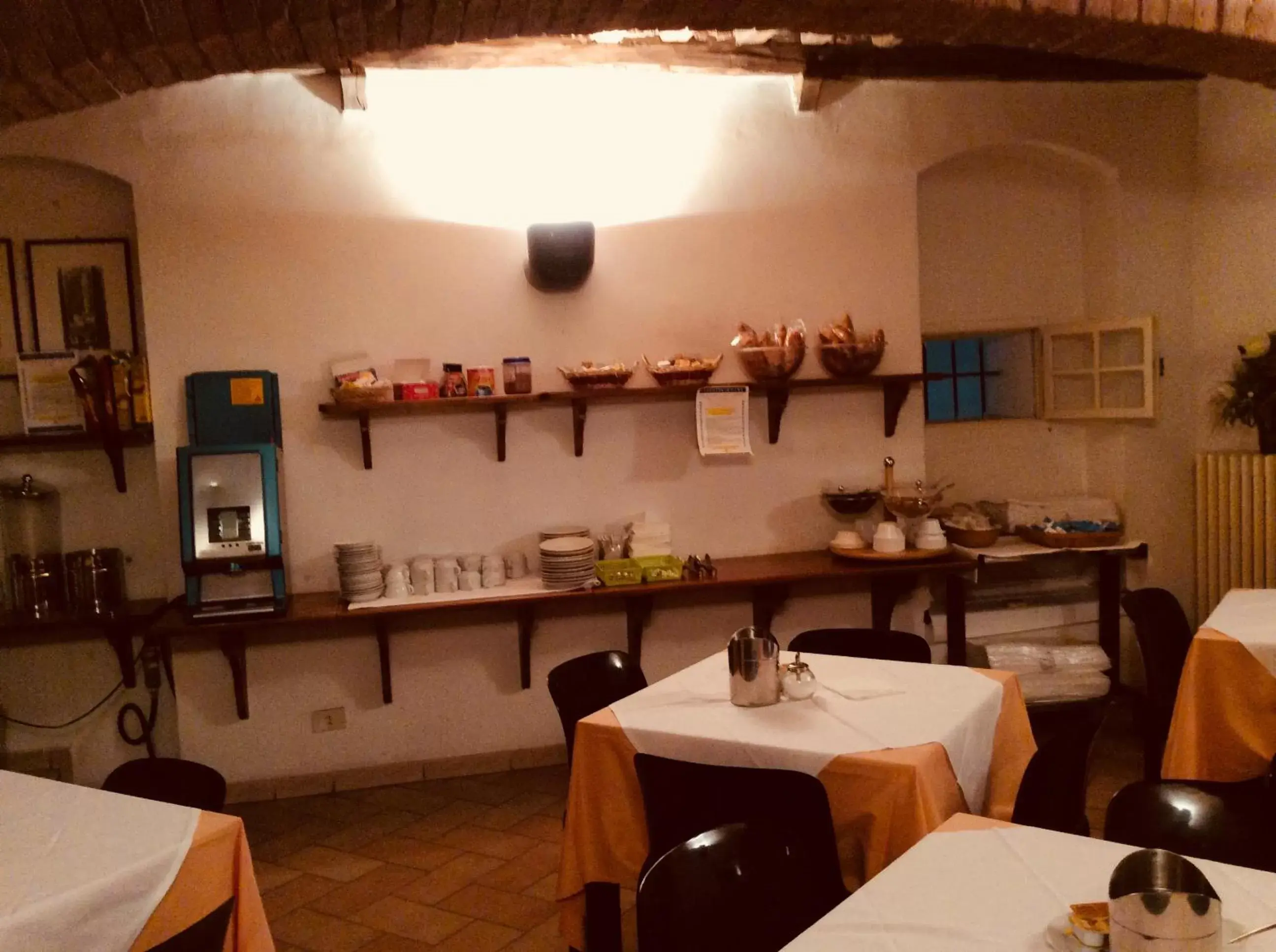 On site, Restaurant/Places to Eat in Albergo Cannon d'Oro