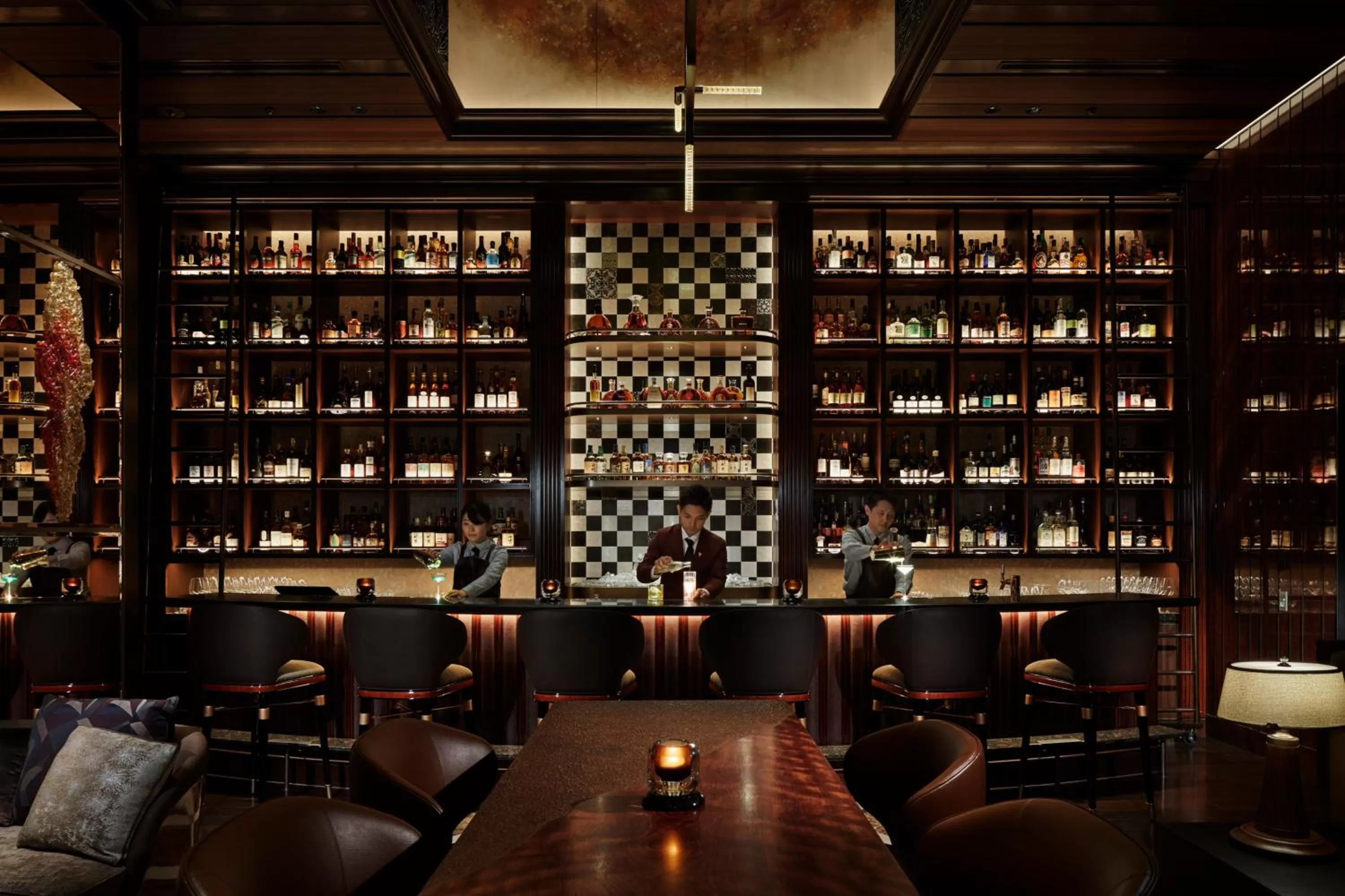 Lounge or bar in Four Seasons Hotel Tokyo at Otemachi