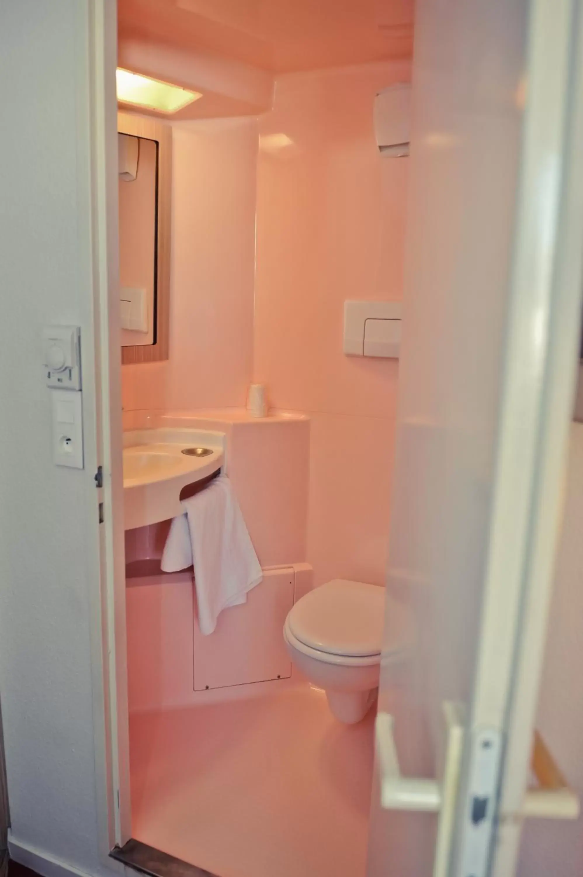 Toilet, Bathroom in Premiere Classe Beauvais