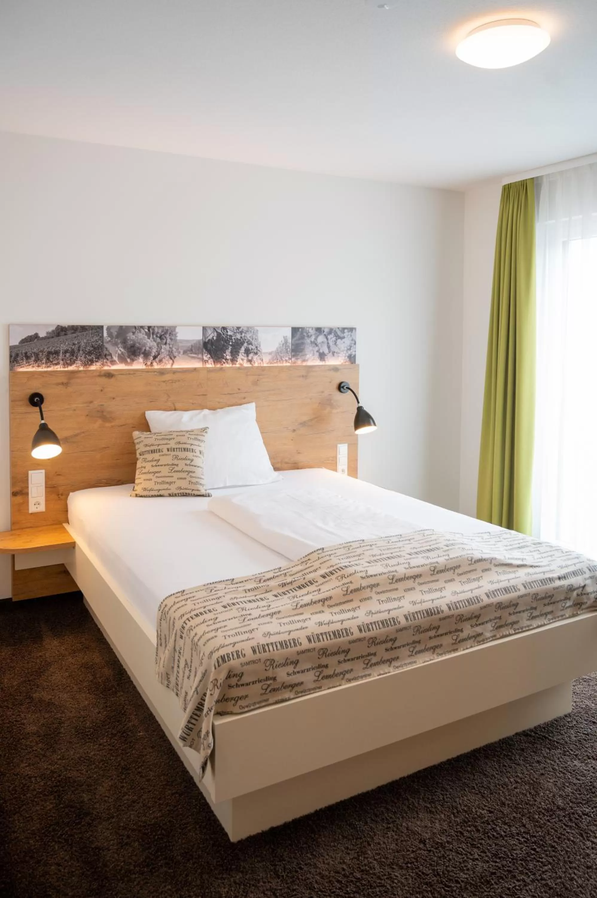 Photo of the whole room, Bed in Vinotel Heinz J. Schwab