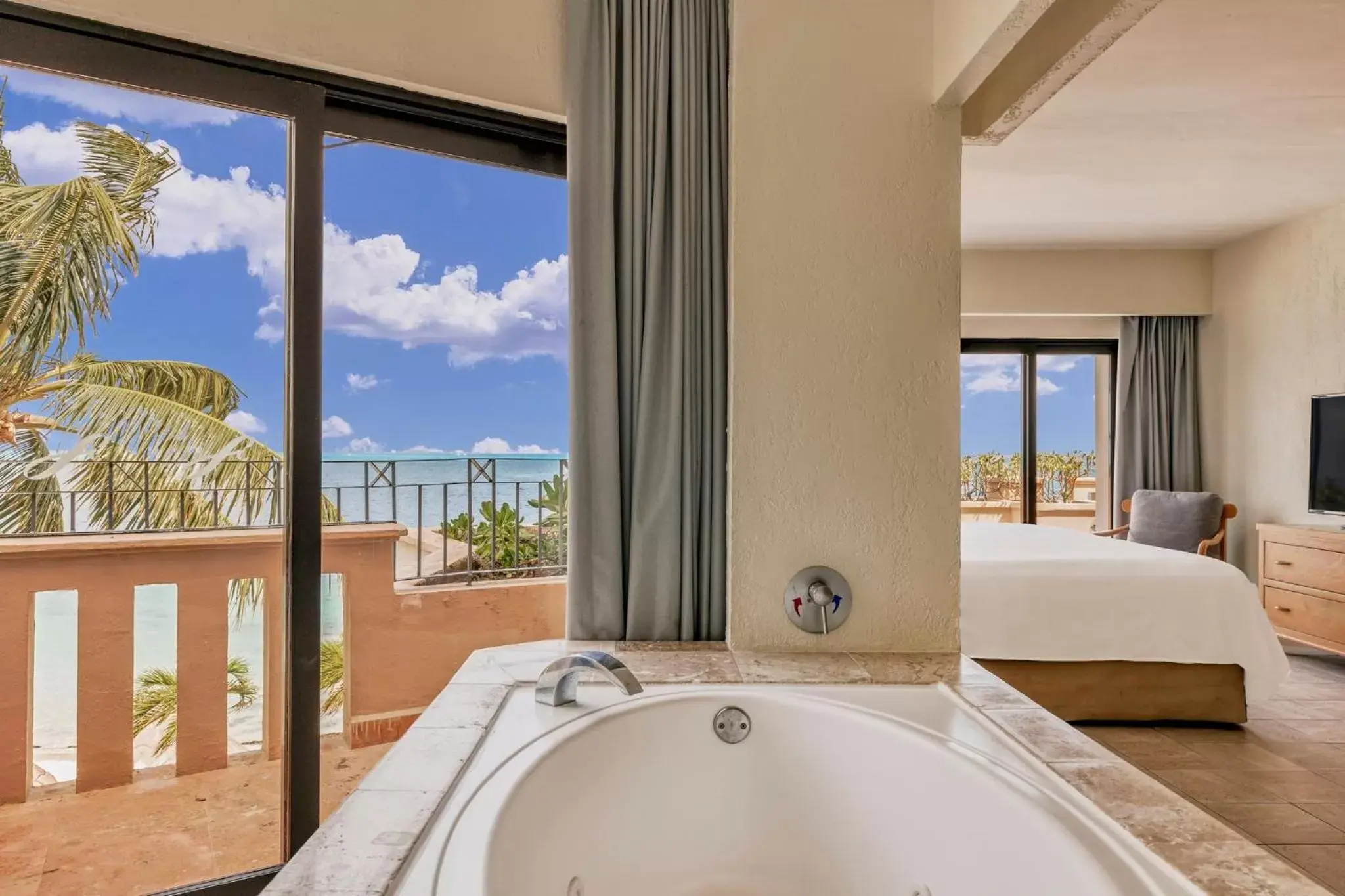 Bedroom, Bathroom in Fiesta Americana Cancun Villas