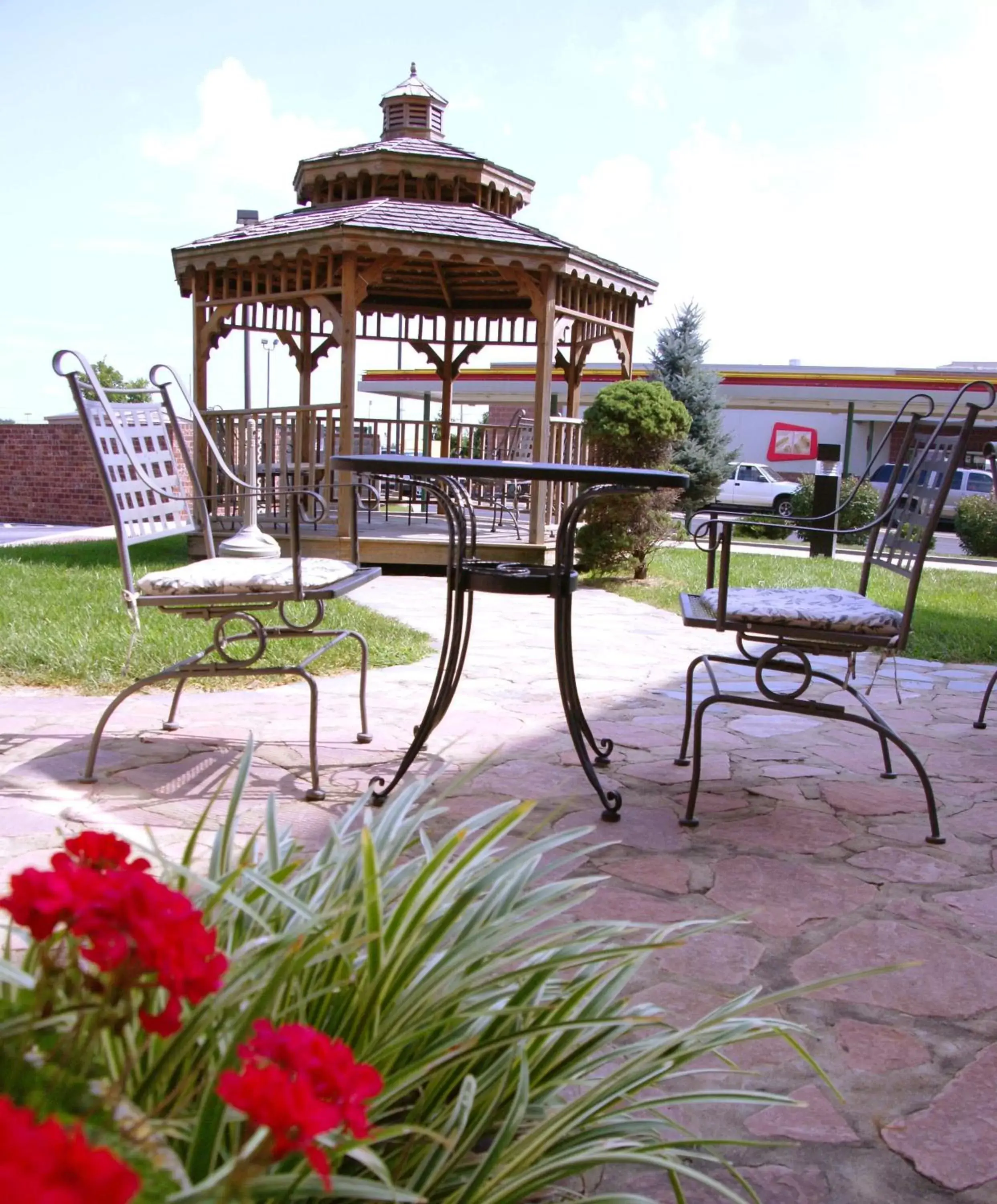 Garden view in Country Hearth Inn & Suites Edwardsville