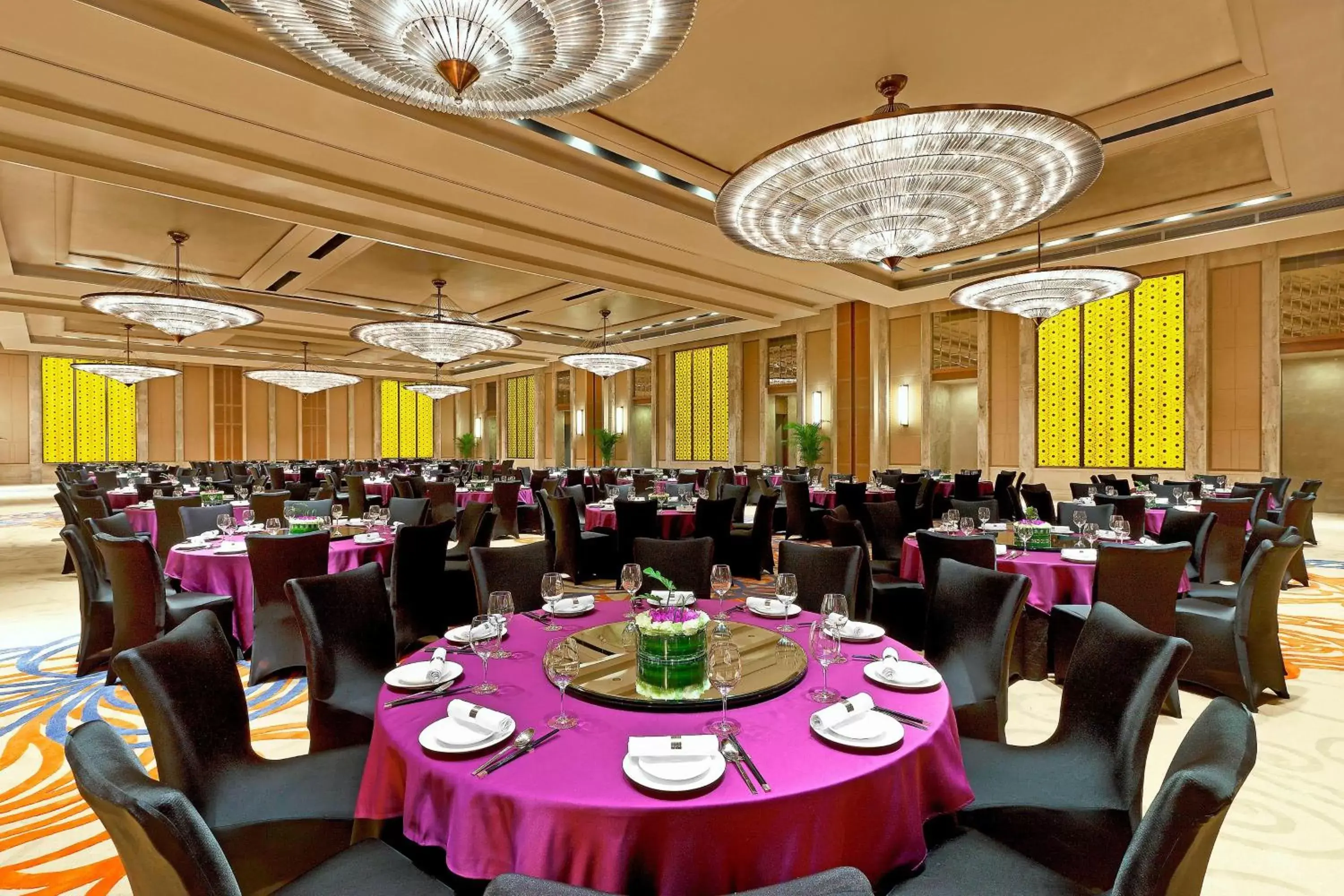 Meeting/conference room, Restaurant/Places to Eat in Sheraton Grand Hangzhou Wetland Park Resort