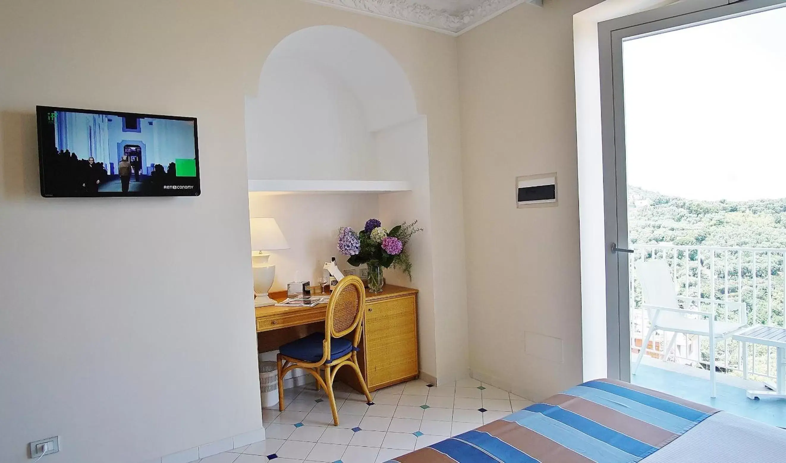 TV and multimedia, TV/Entertainment Center in Grand Hotel Aminta