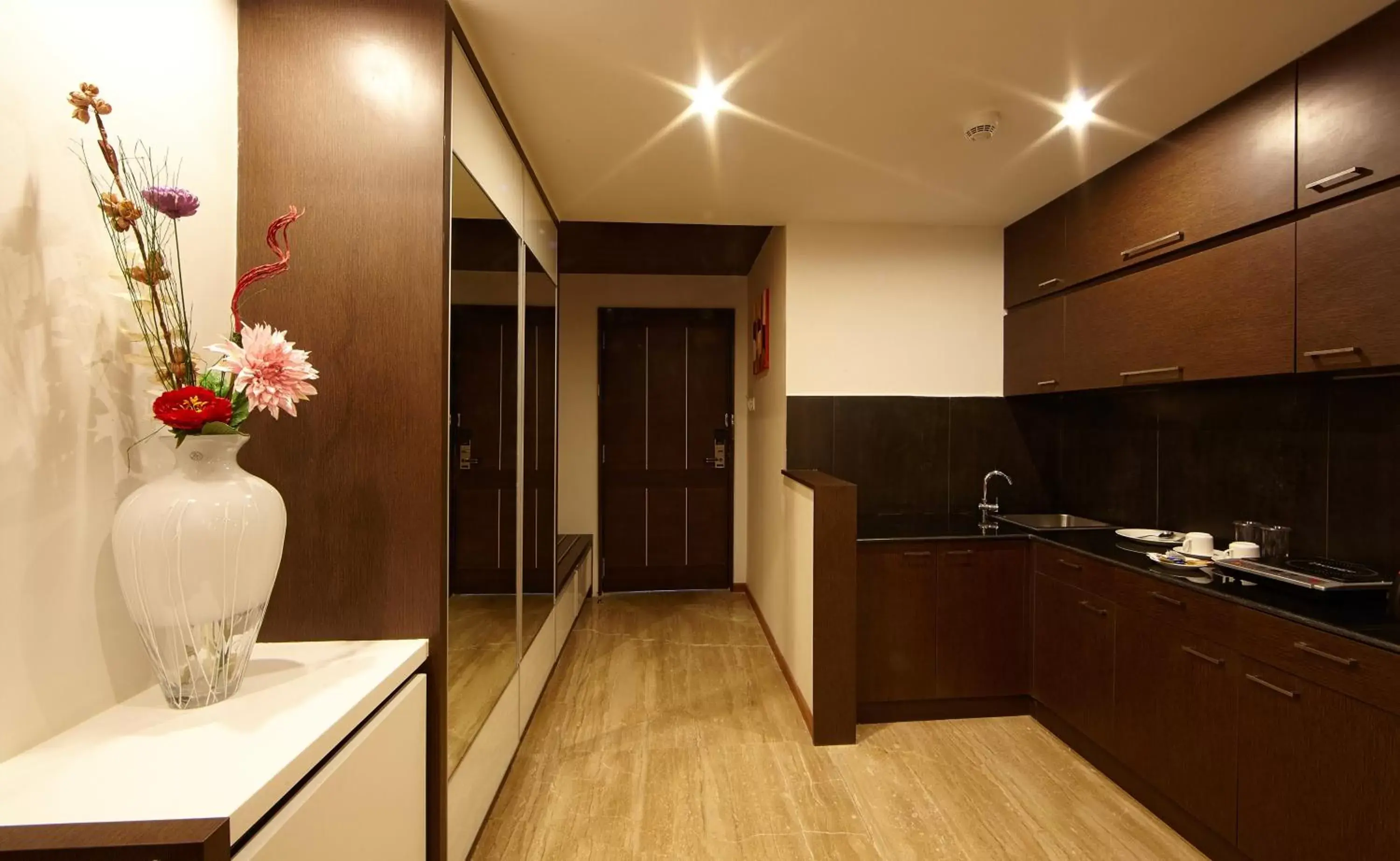 Kitchen or kitchenette, Bathroom in Golden Fruits Business Suites