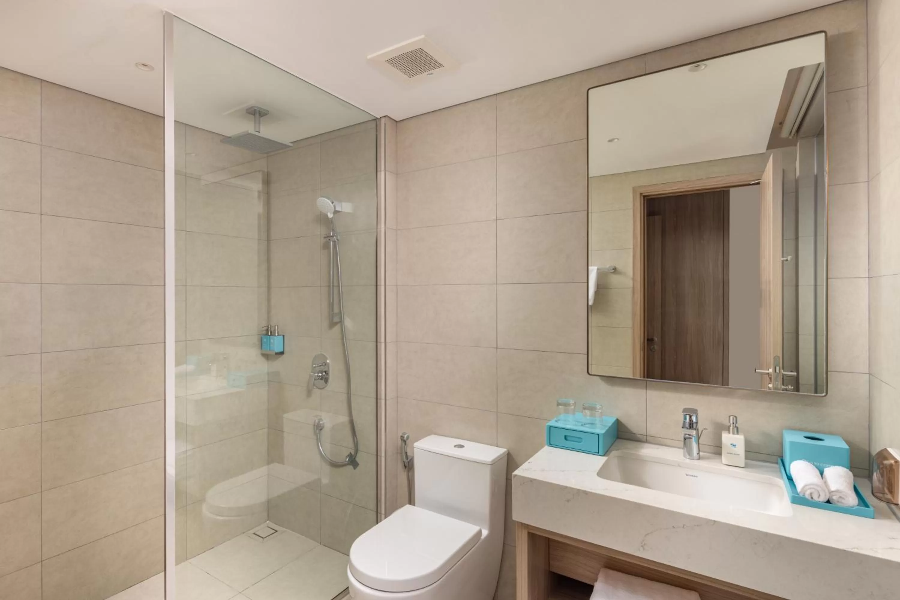 Bathroom in A La Carte Ha Long Bay Residence