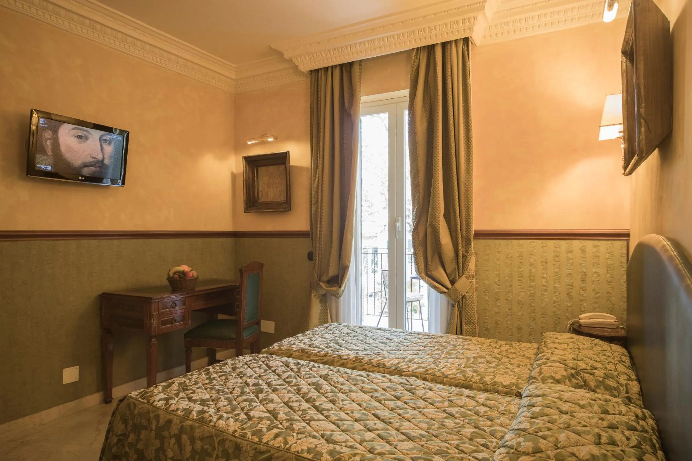 Photo of the whole room, Bed in Hotel Donatello