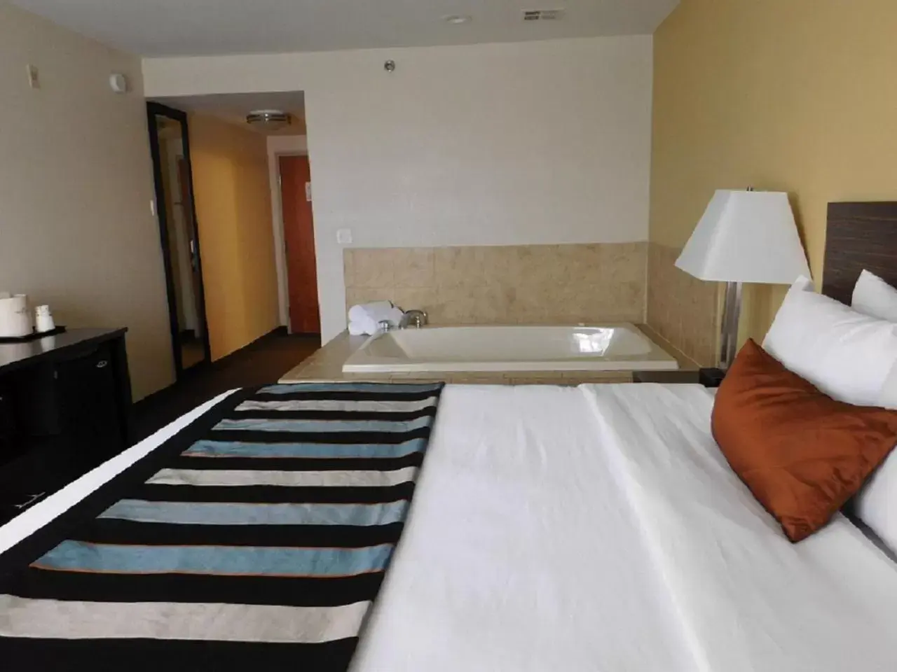 Bed in Wingate by Wyndham Bowling Green Bed in Wingate by Wyndham Bowling Green