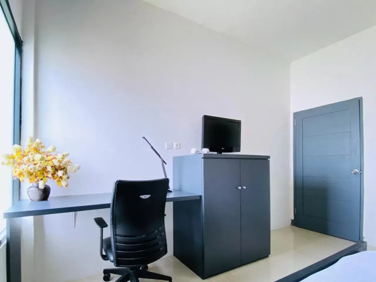 TV and multimedia in Ameera Patra Kuningan TV and multimedia in Ameera Patra Kuningan