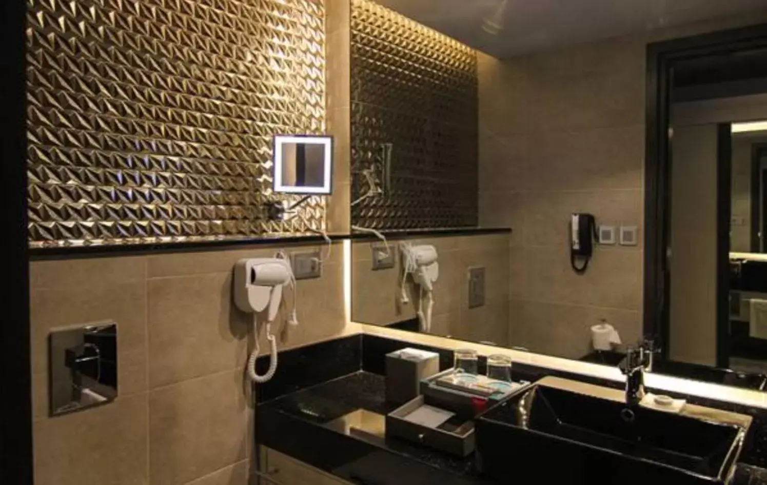 Bathroom in bai Hotel Cebu