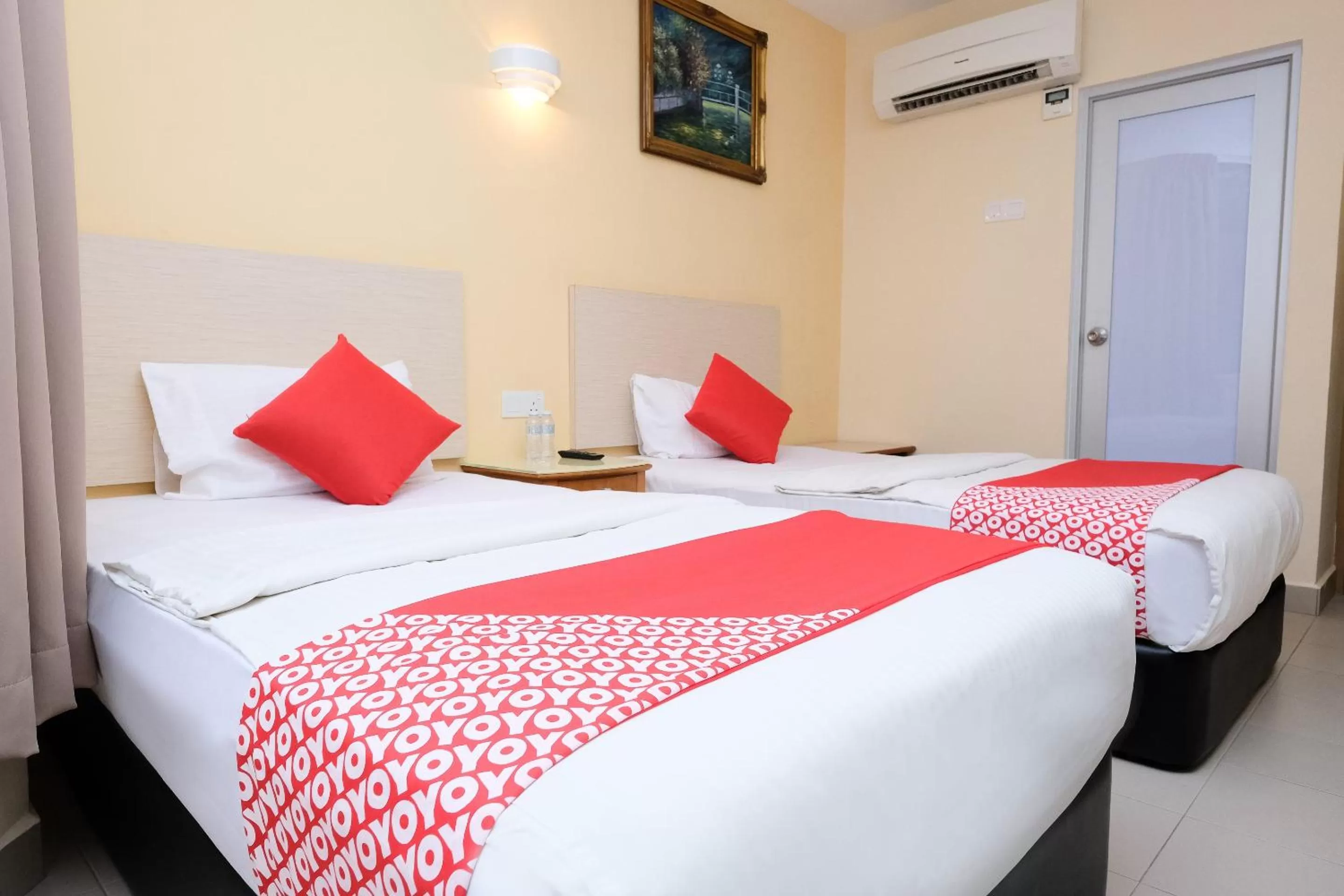 Bedroom in Super OYO 635 Seven Days Hotel