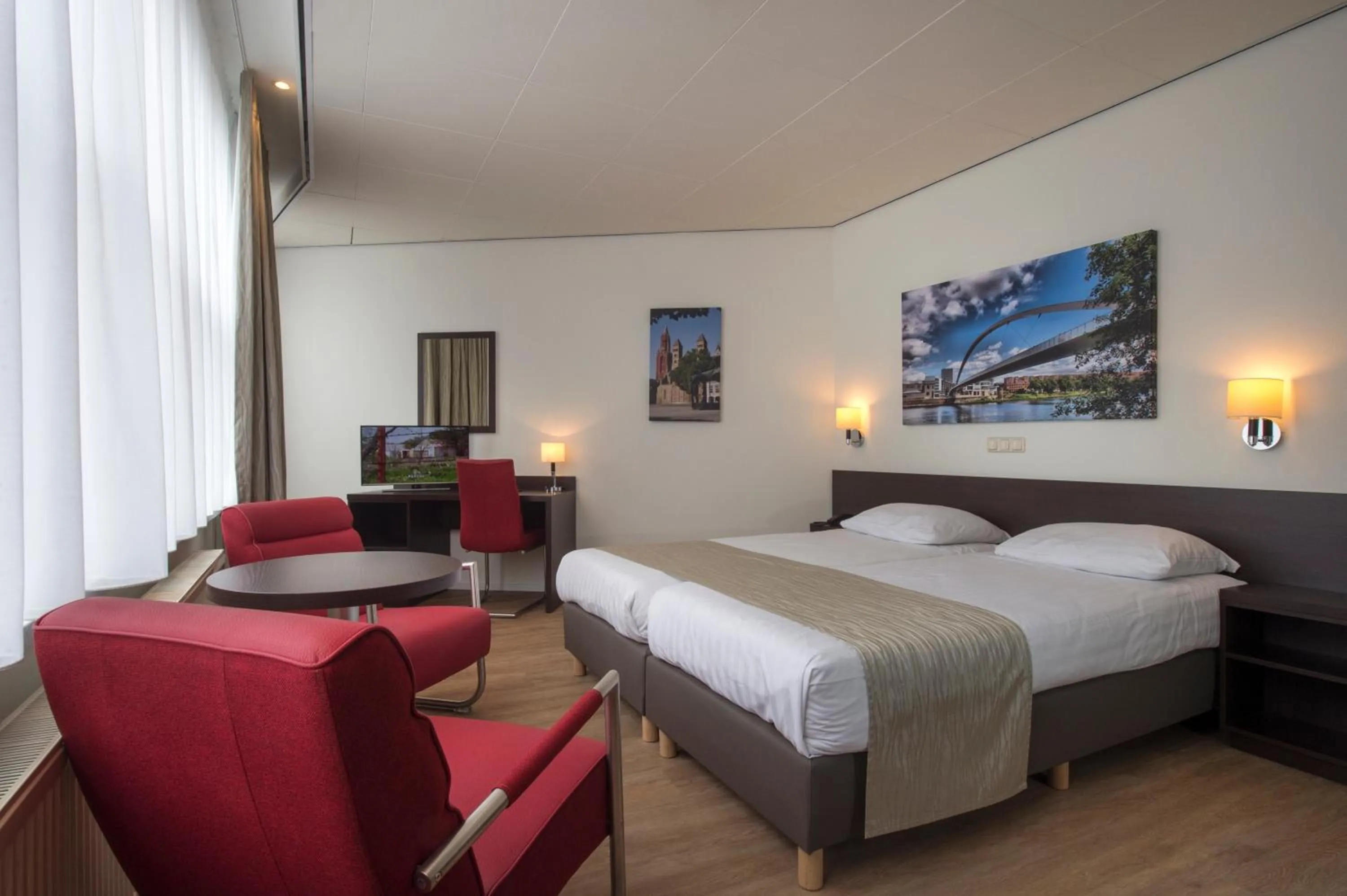 Photo of the whole room, Bed in Hotel Restaurant in den Hoof