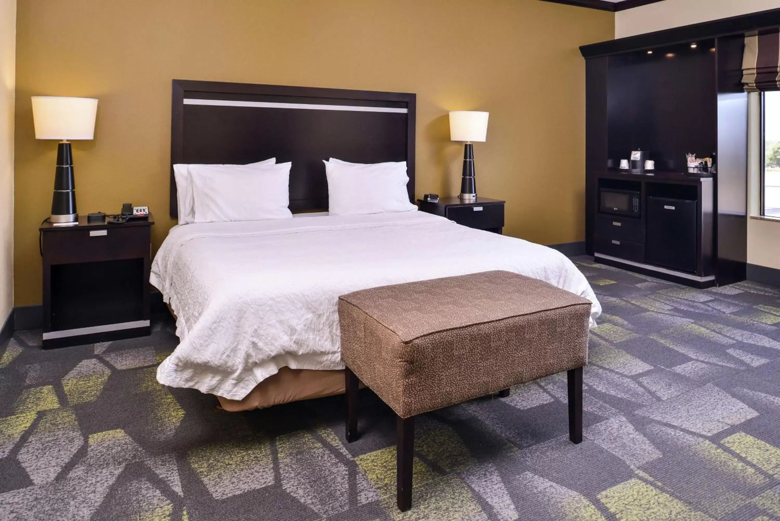 Bed in Hampton Inn & Suites Big Spring