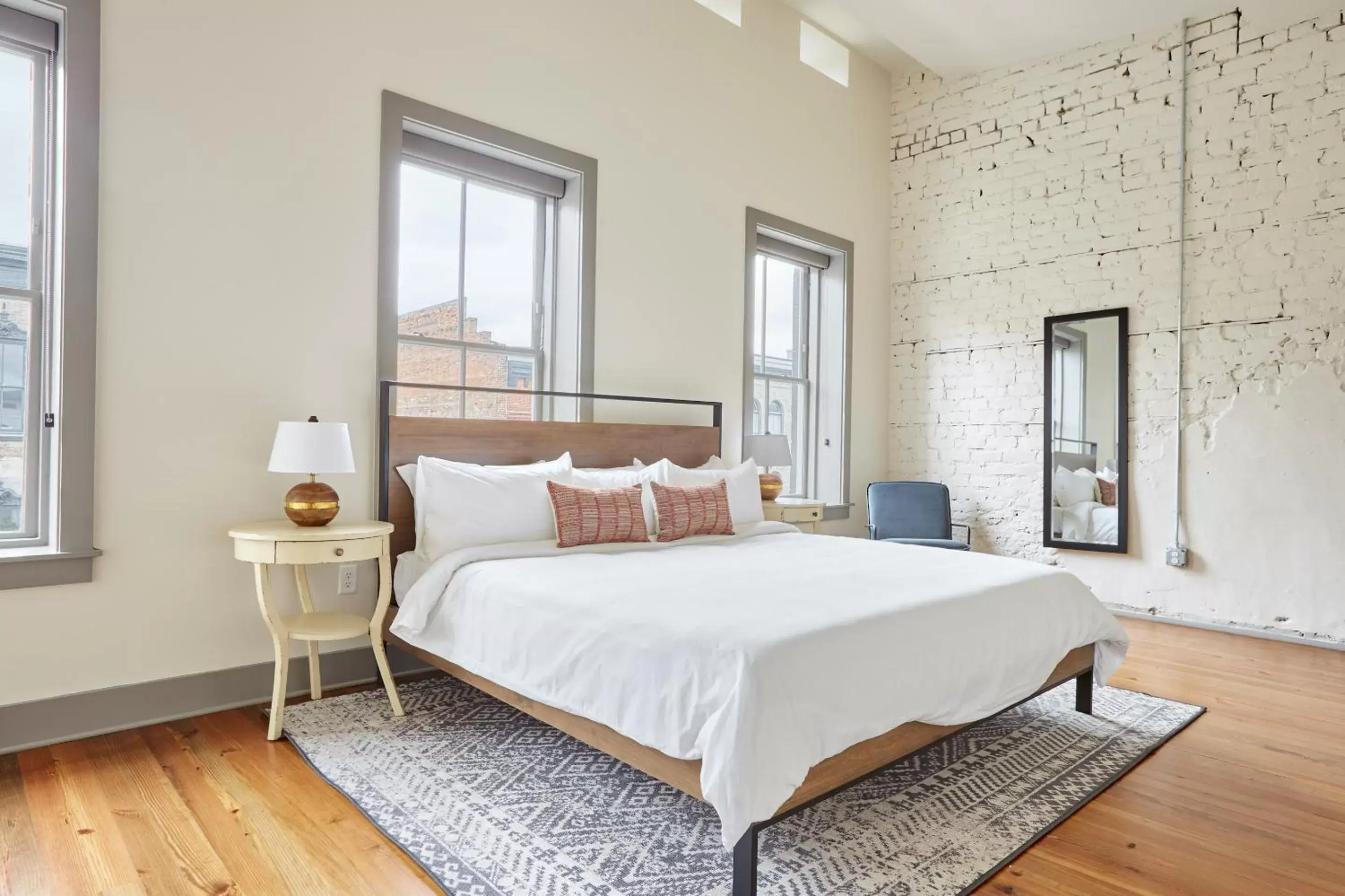 Living room, Bed in Sonder Ellis Square