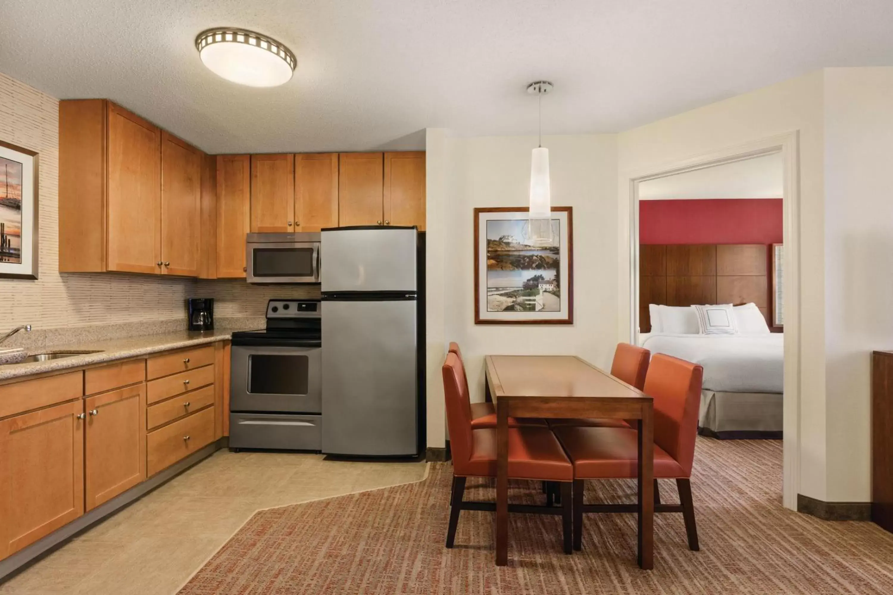 Bedroom, Kitchen/Kitchenette in Residence Inn by Marriott Newport Middletown