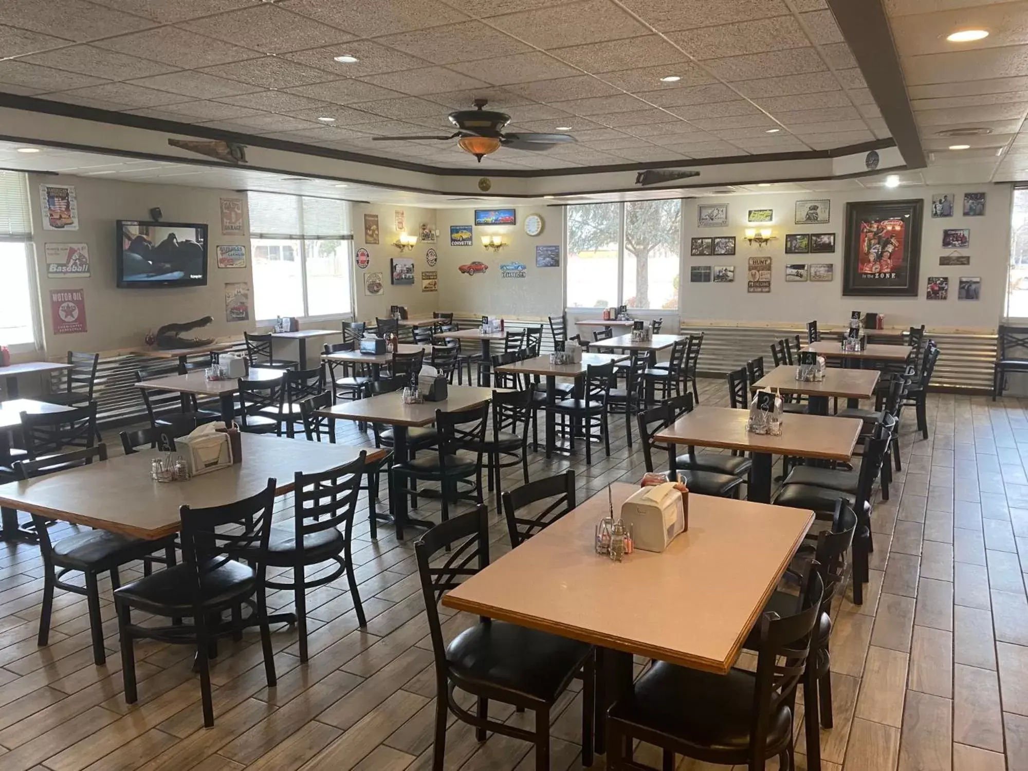 Restaurant/places to eat in Ramada by Wyndham Enid Restaurant/places to eat in Ramada by Wyndham Enid