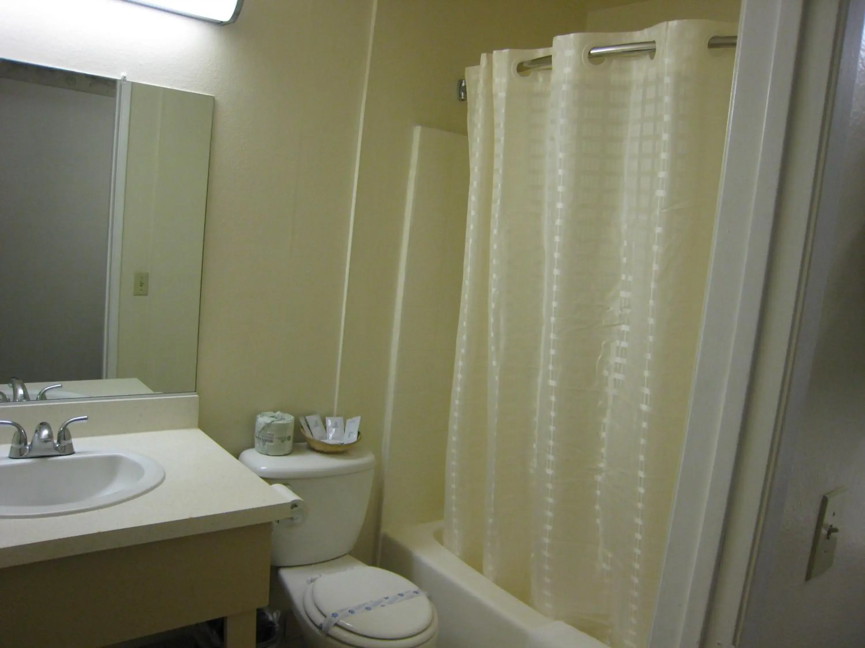 Toilet, Bathroom in Town House Motel