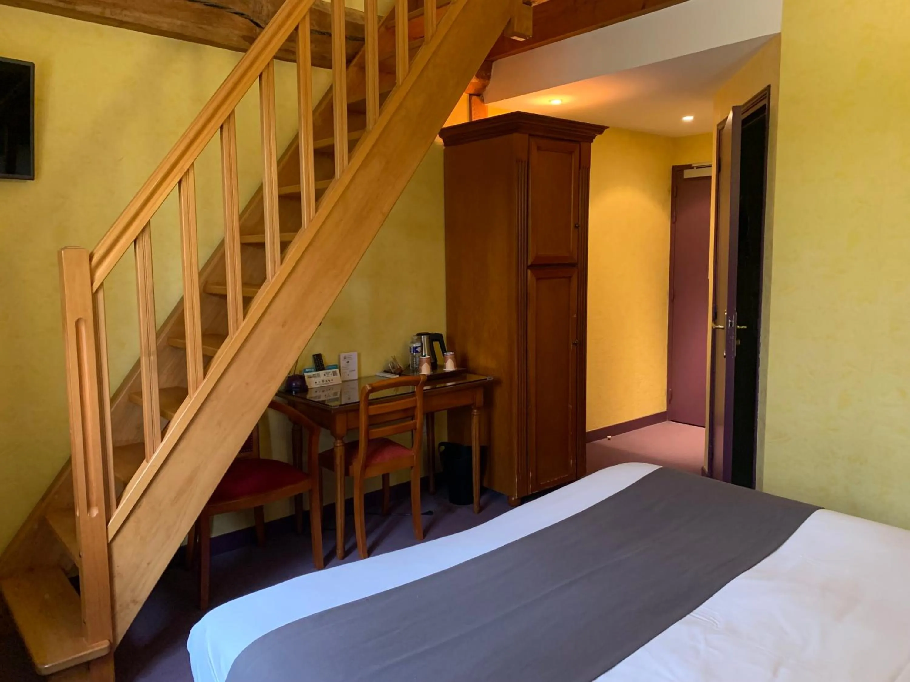 Business facilities, Bed in Logis Hôtel Restaurant Le Moulin de la Coudre