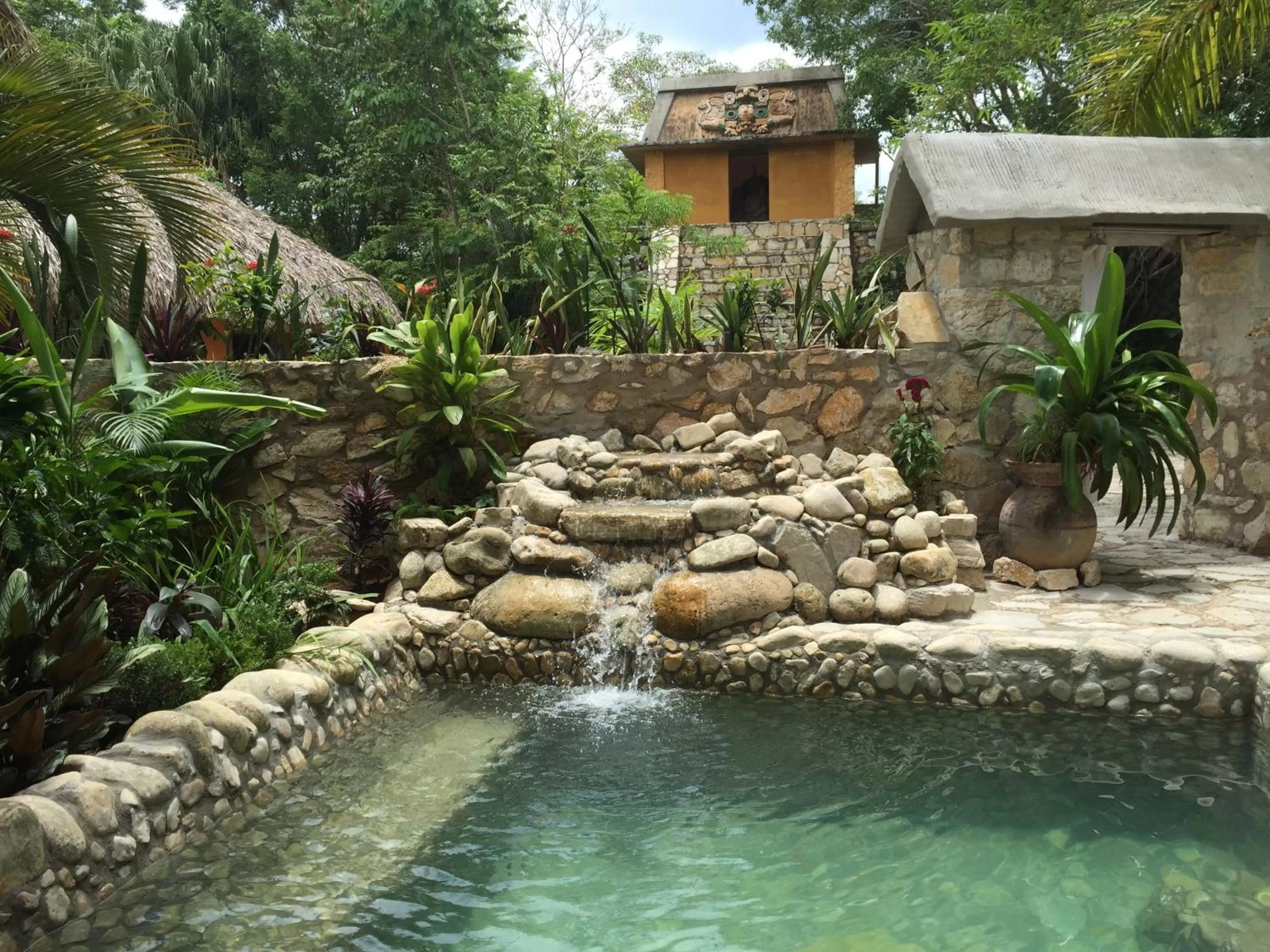 Swimming pool in Hotel Boutique Quinta Chanabnal