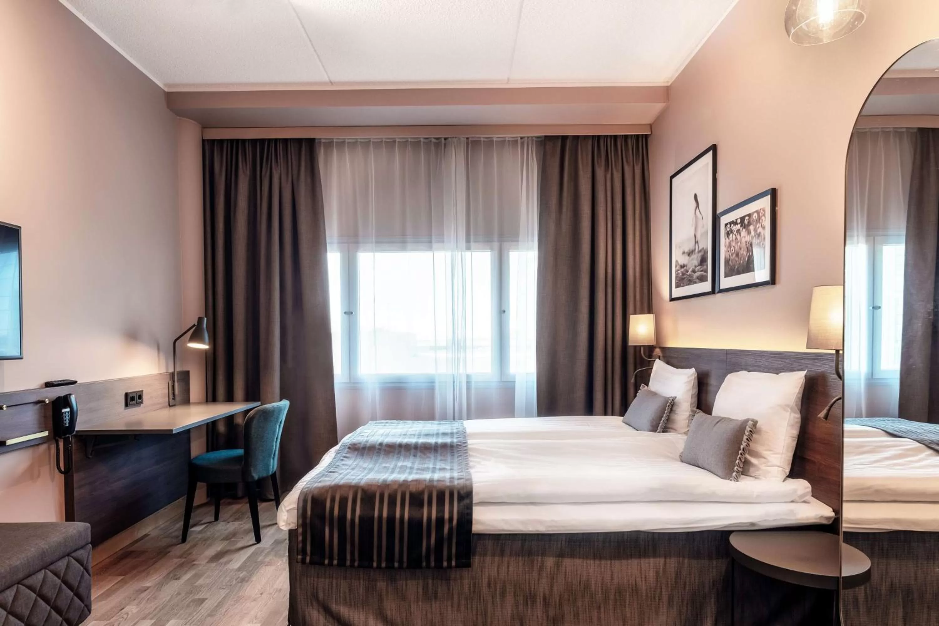 Photo of the whole room, Bed in Scandic Helsinki Airport