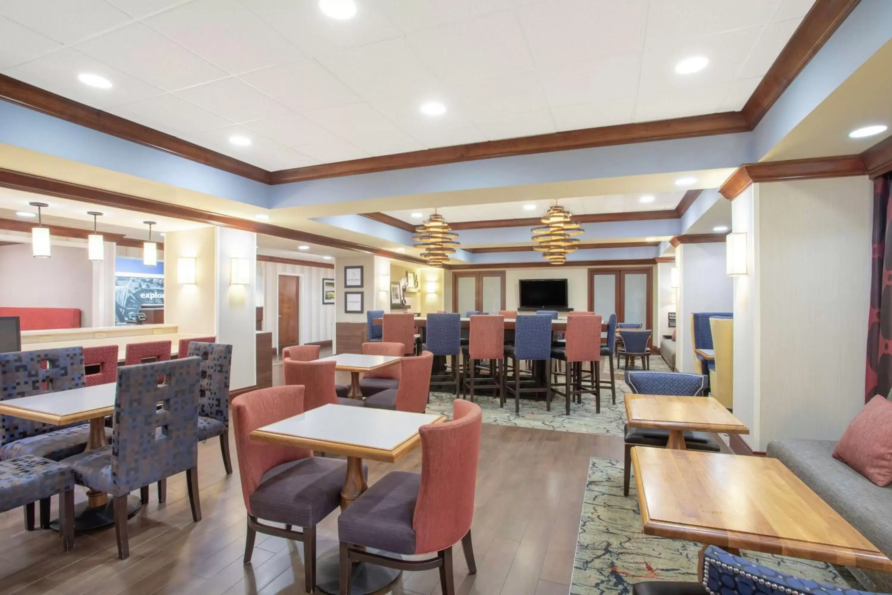 Lobby or reception, Restaurant/Places to Eat in Hampton Inn Boston / Marlborough