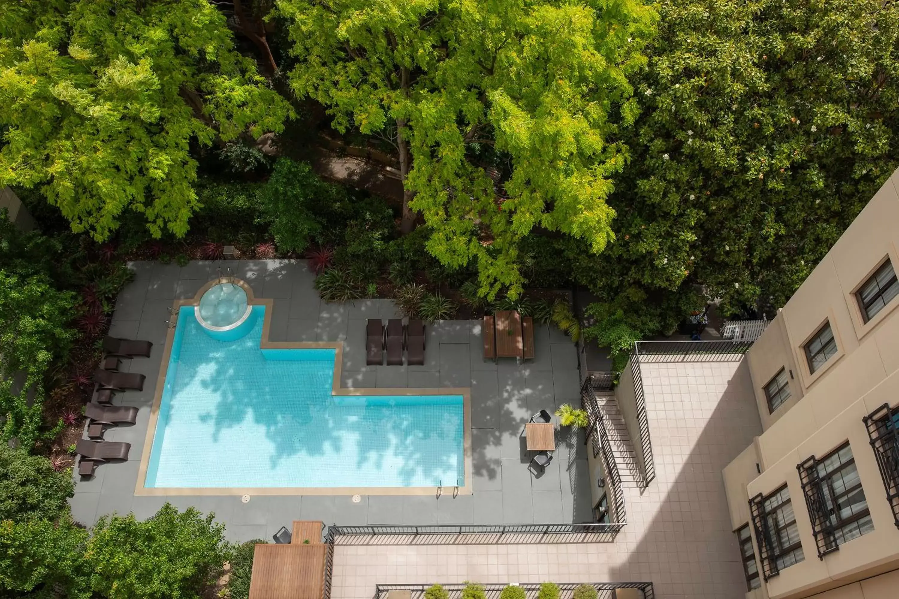 Swimming pool, Pool View in Mantra on Jolimont