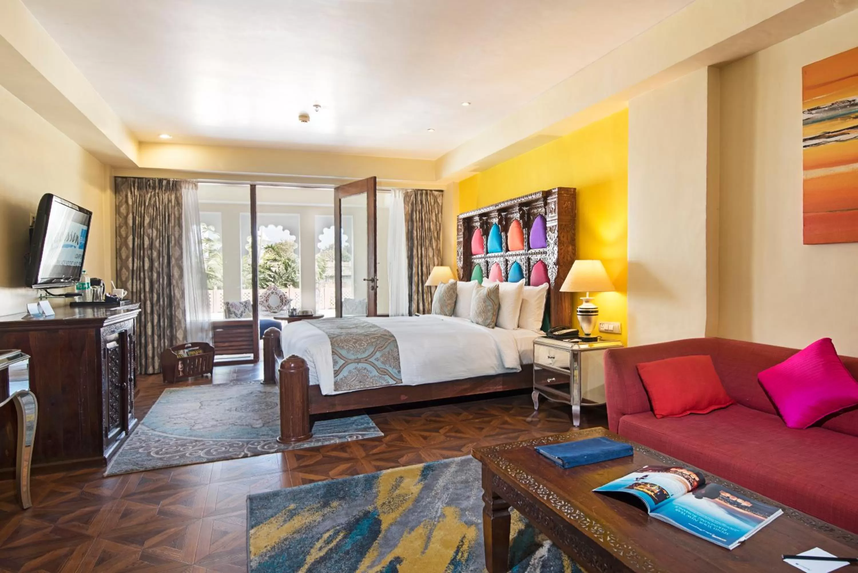 Bed in Radisson Blu Udaipur Palace Resort & Spa