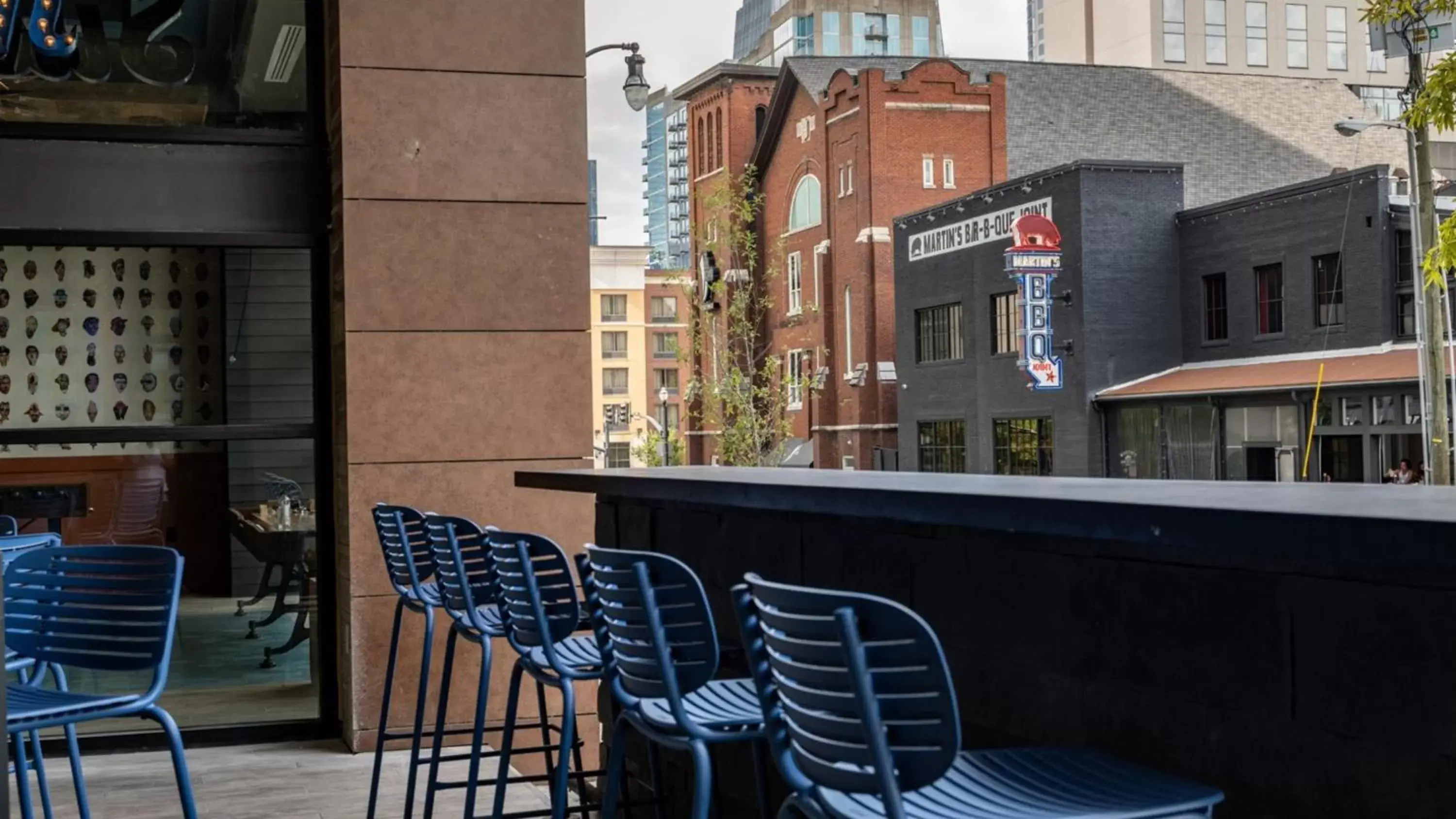 Restaurant/places to eat in Holiday Inn & Suites Nashville Downtown Broadway