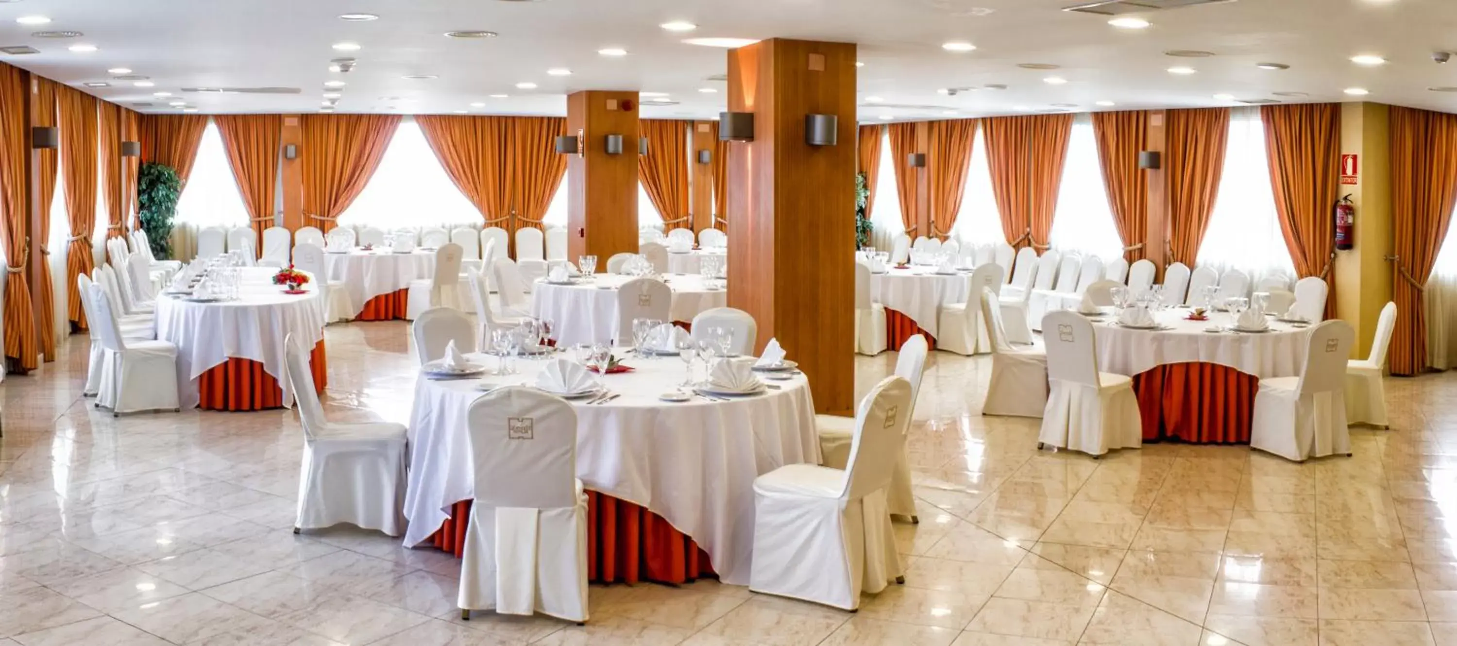 Restaurant/places to eat, Banquet Facilities in Zenit Logroño