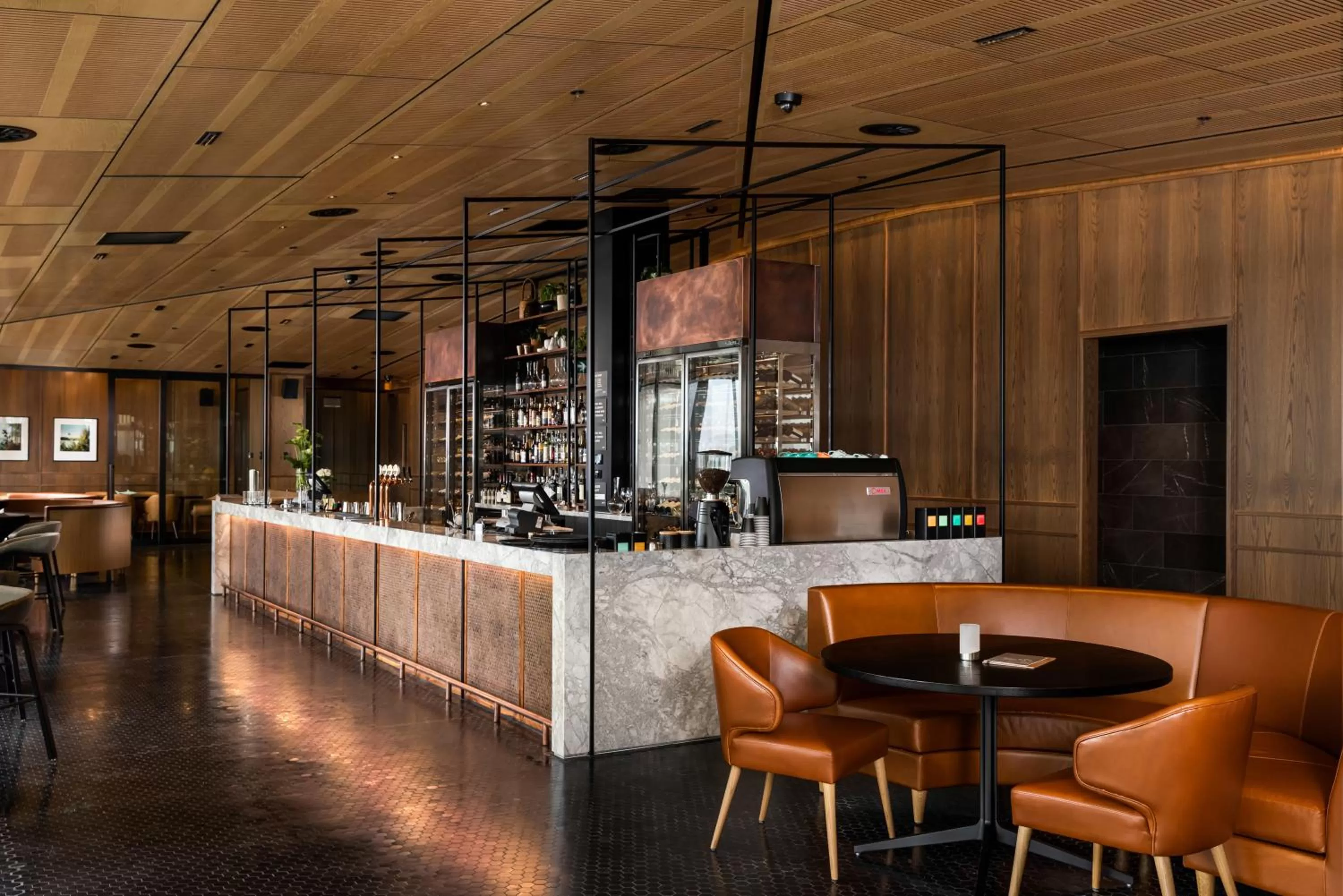 Drinks in Novotel Christchurch Airport