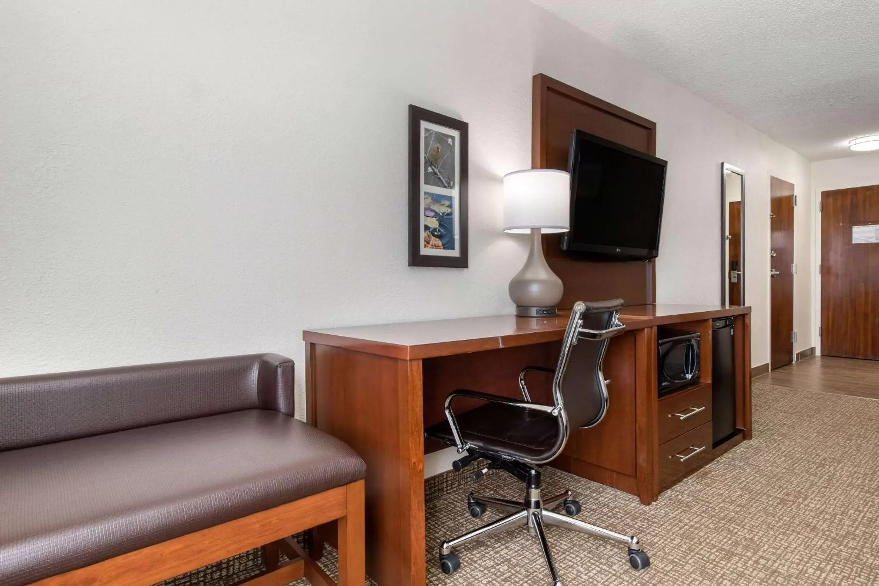 Photo of the whole room, TV/Entertainment Center in Comfort Inn