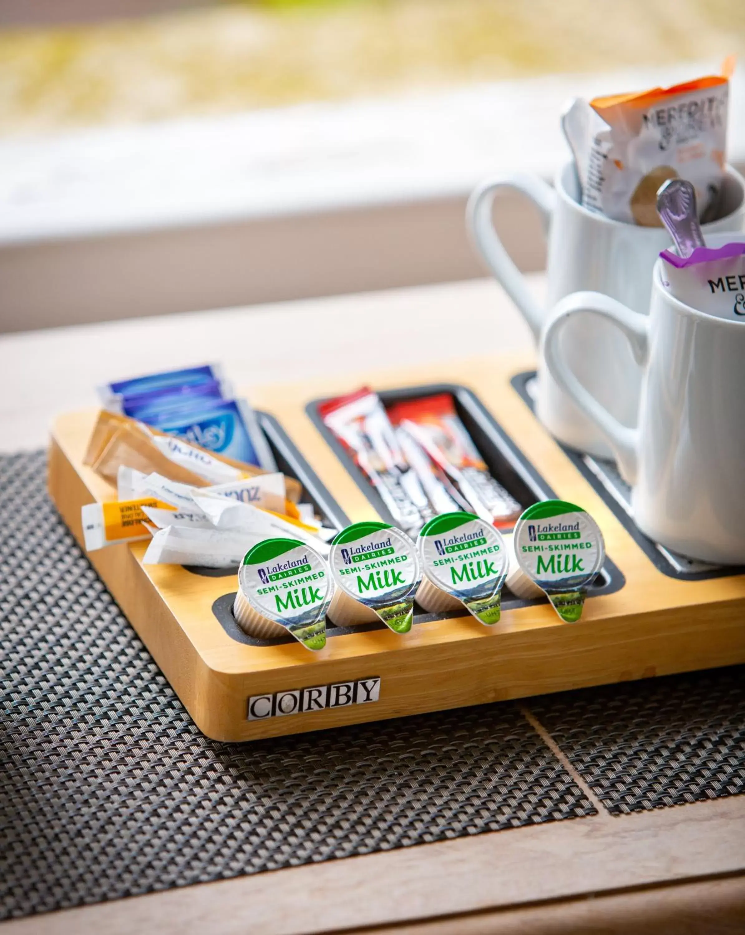 Coffee/tea facilities in Woodland Manor Hotel