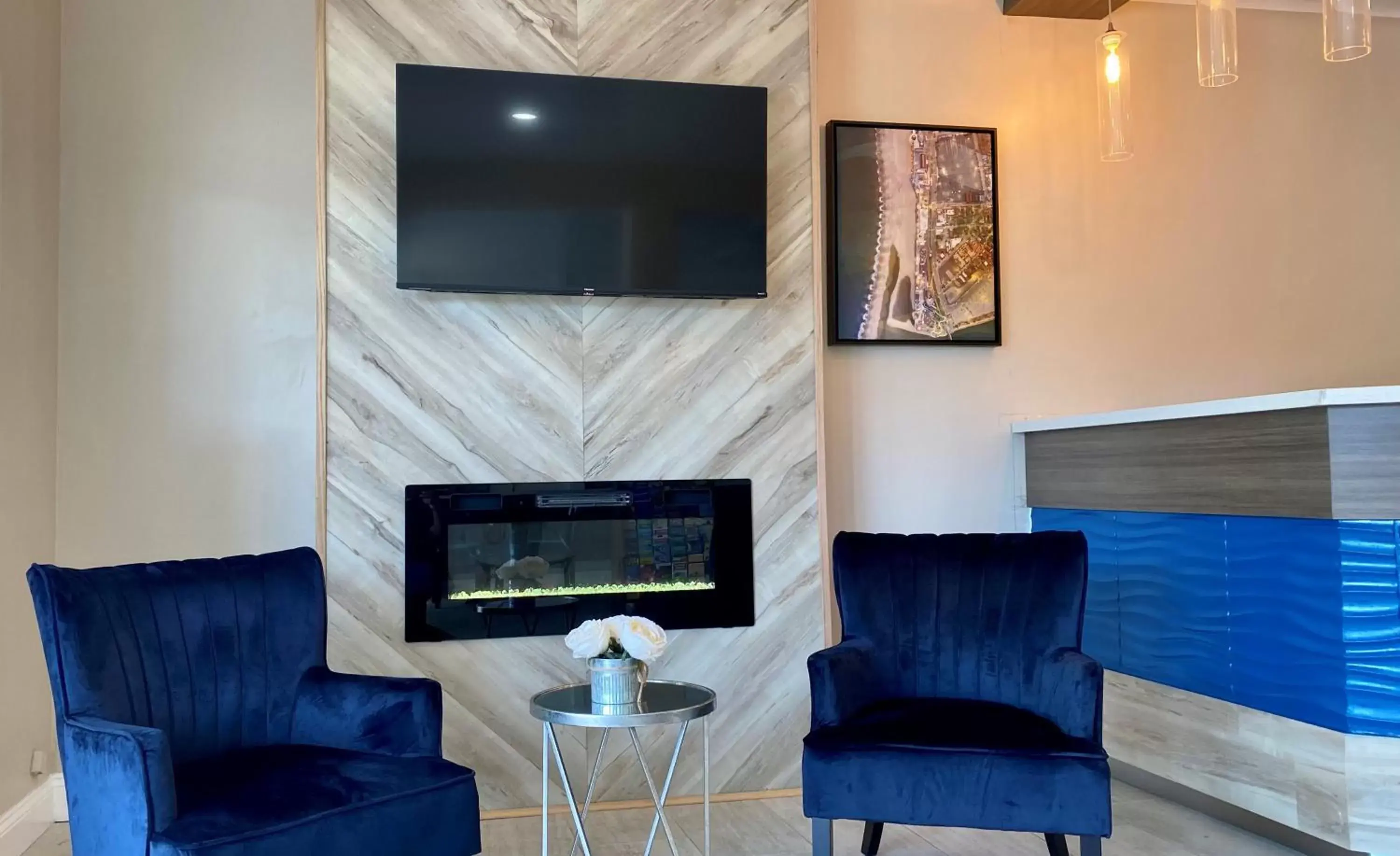 Lobby or reception in SureStay Hotel by Best Western Santa Cruz Lobby or reception in SureStay Hotel by Best Western Santa Cruz